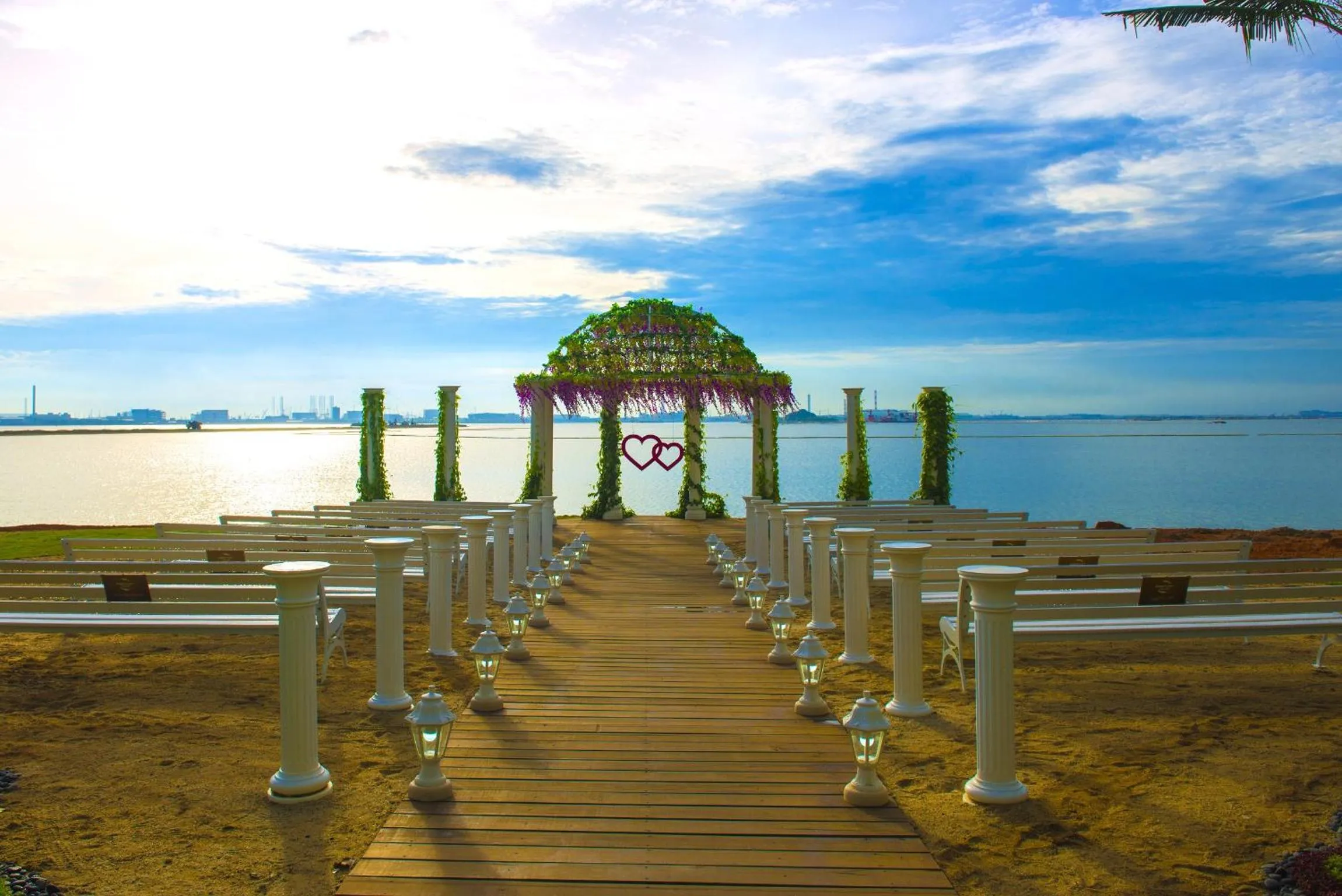 Beach in Forest City Marina Hotel