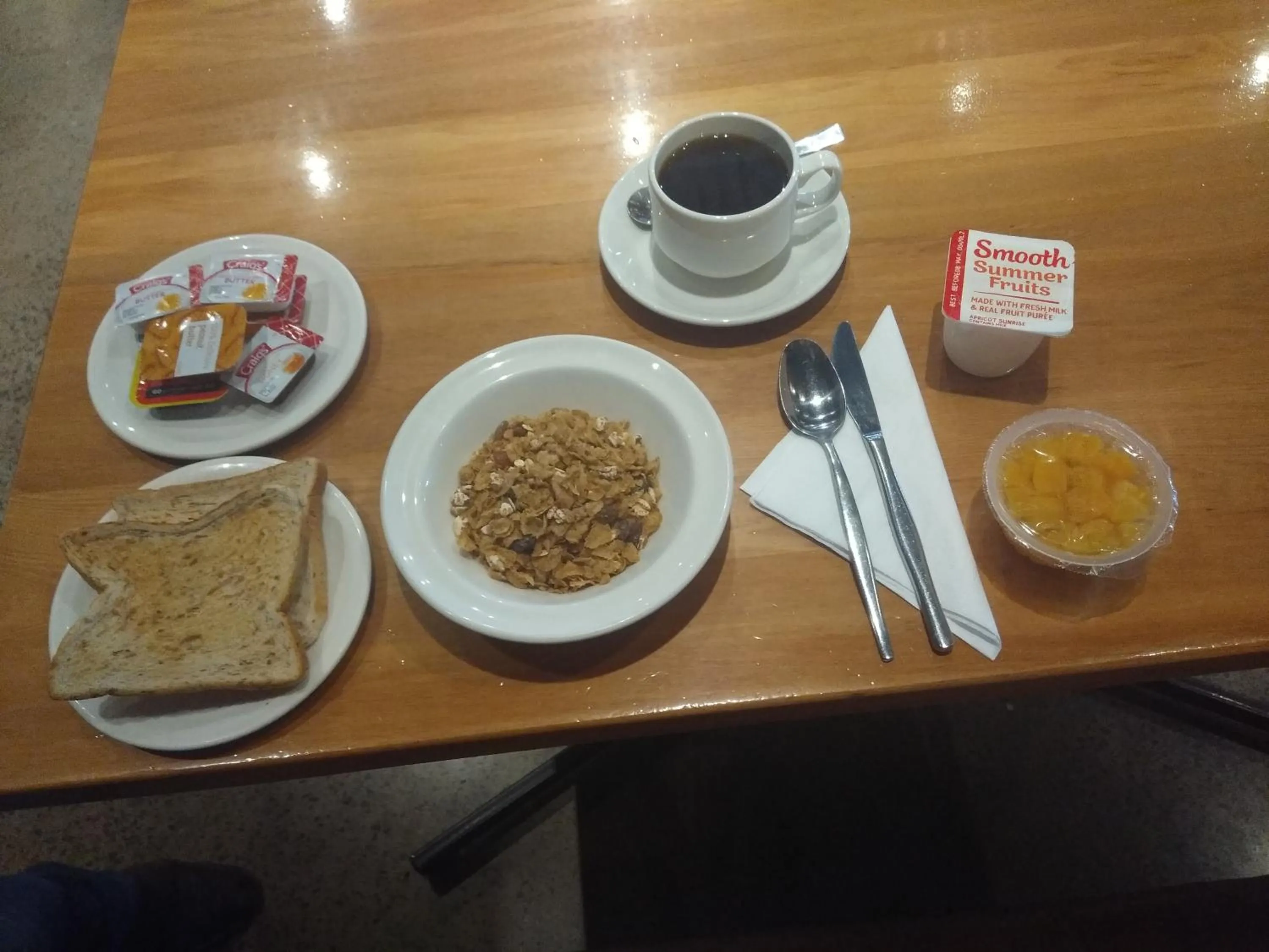 Continental breakfast in The Redwood Hotel