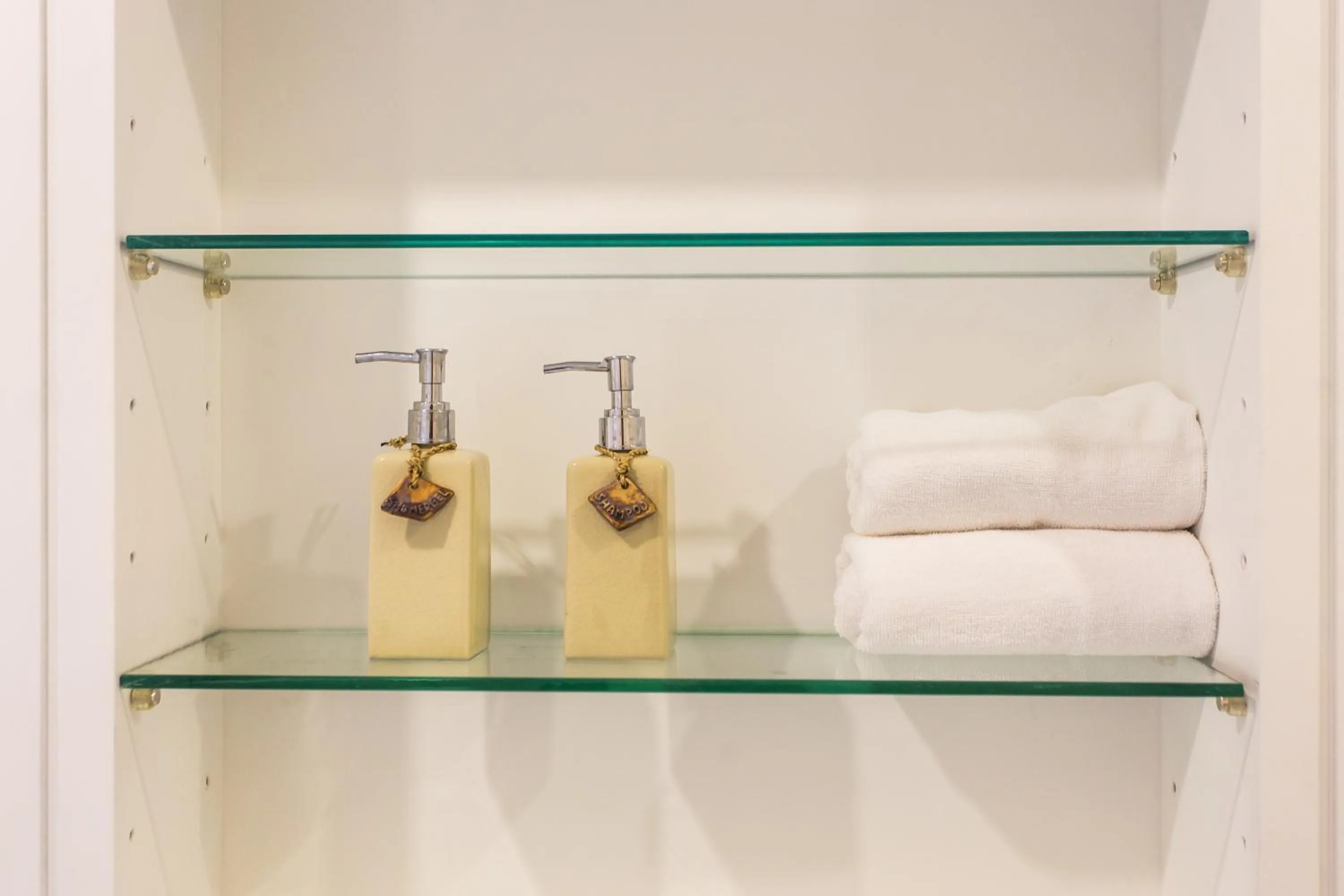 Shower in The Lek Aree