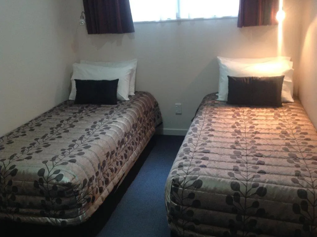 Bed in Central Park Motor Inn