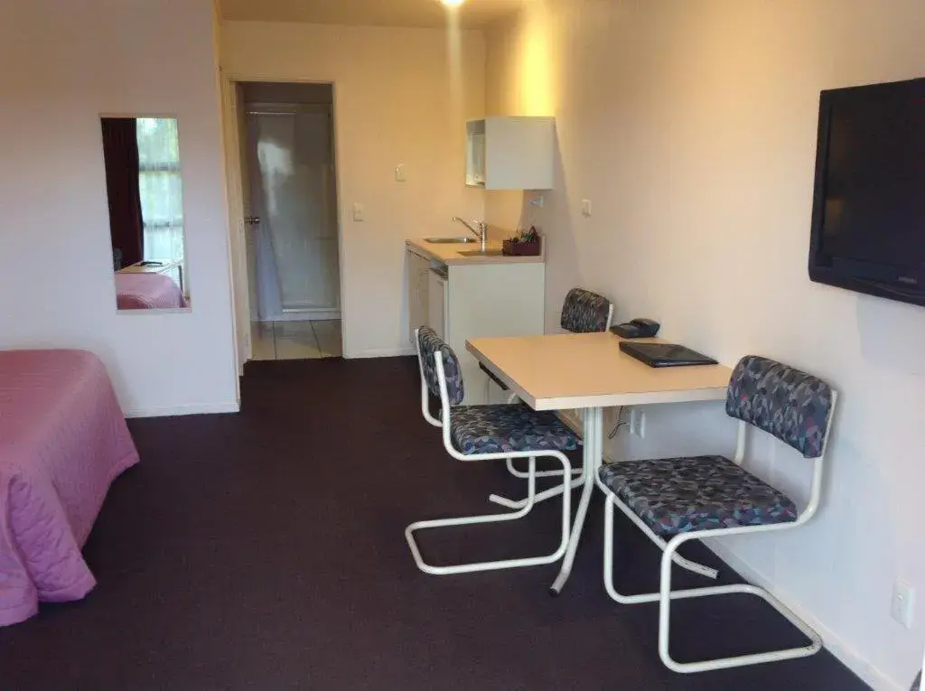 Standard Double or Twin Room - single occupancy in Central Park Motor Inn Standard Double or Twin Room - single occupancy in Central Park Motor Inn