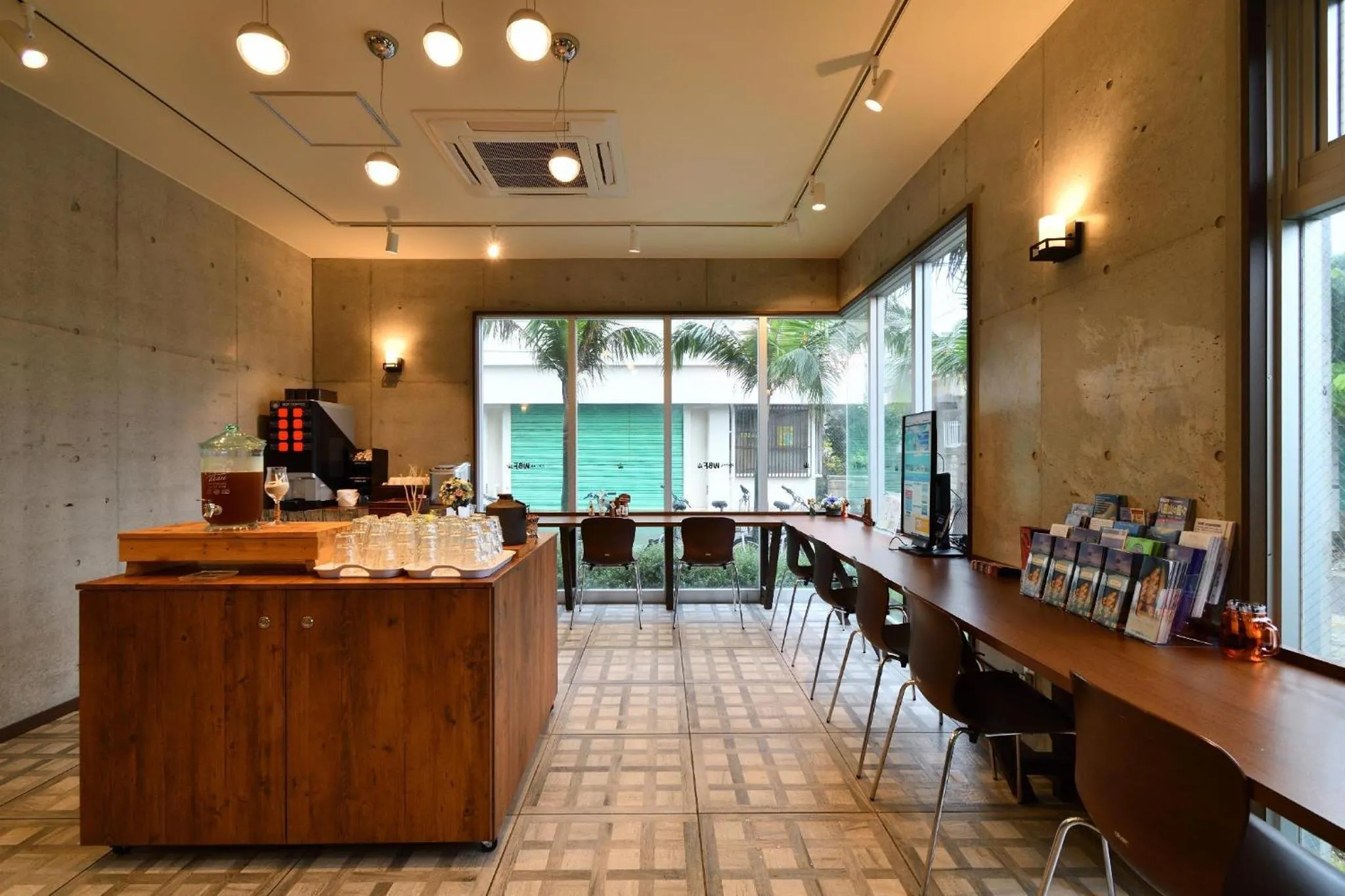 Lounge or bar in The BREAKFAST HOTEL PORTO Ishigakijima