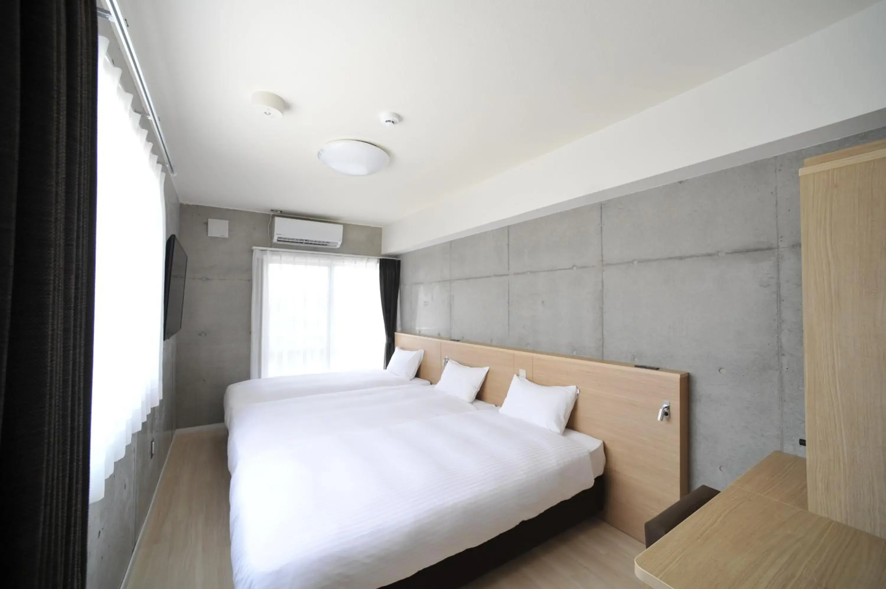 Adjoining Triple Rooms - Non-Smoking in The BREAKFAST HOTEL PORTO Ishigakijima Adjoining Triple Rooms - Non-Smoking in The BREAKFAST HOTEL PORTO Ishigakijima