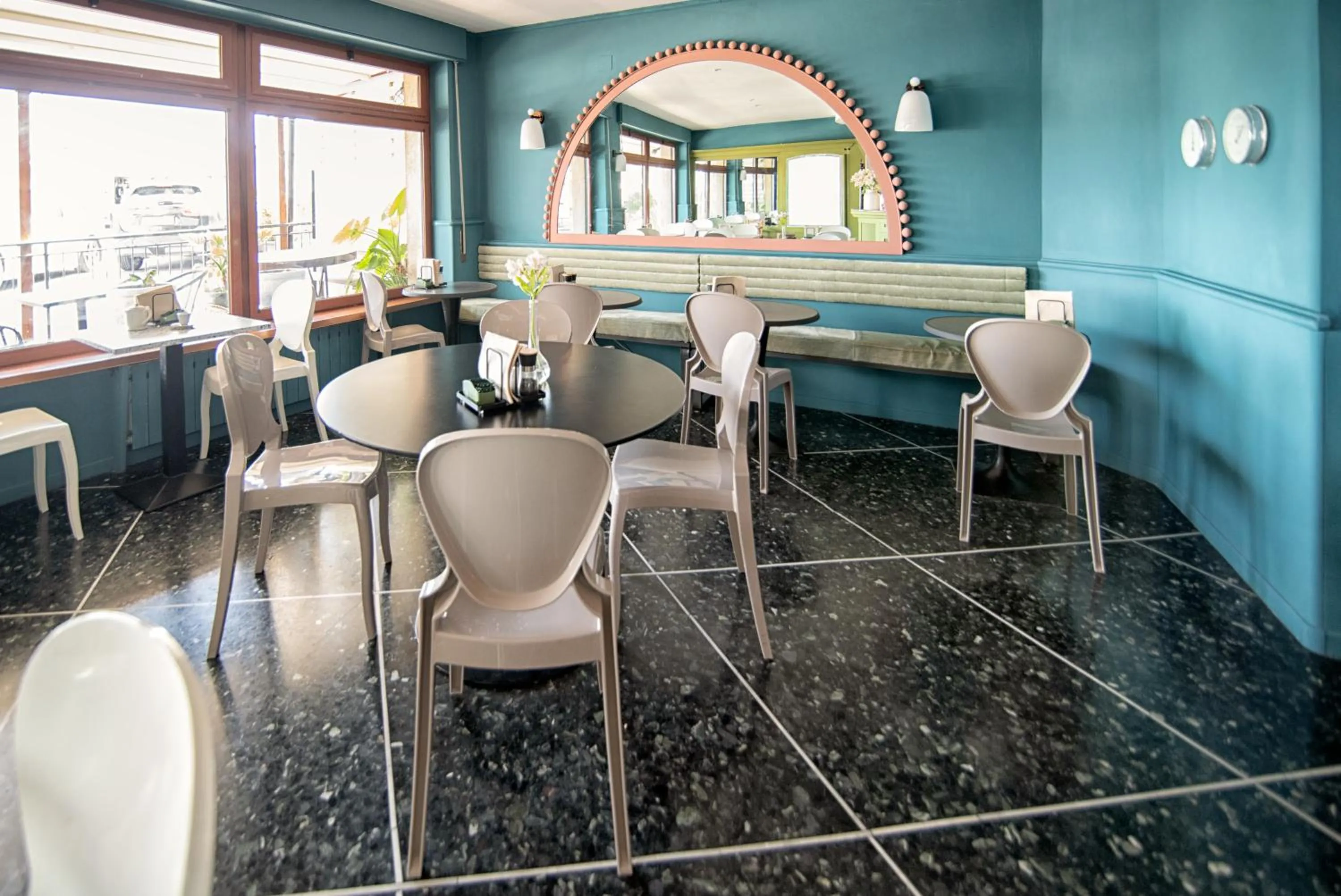 Lounge or bar in Albium Hotel