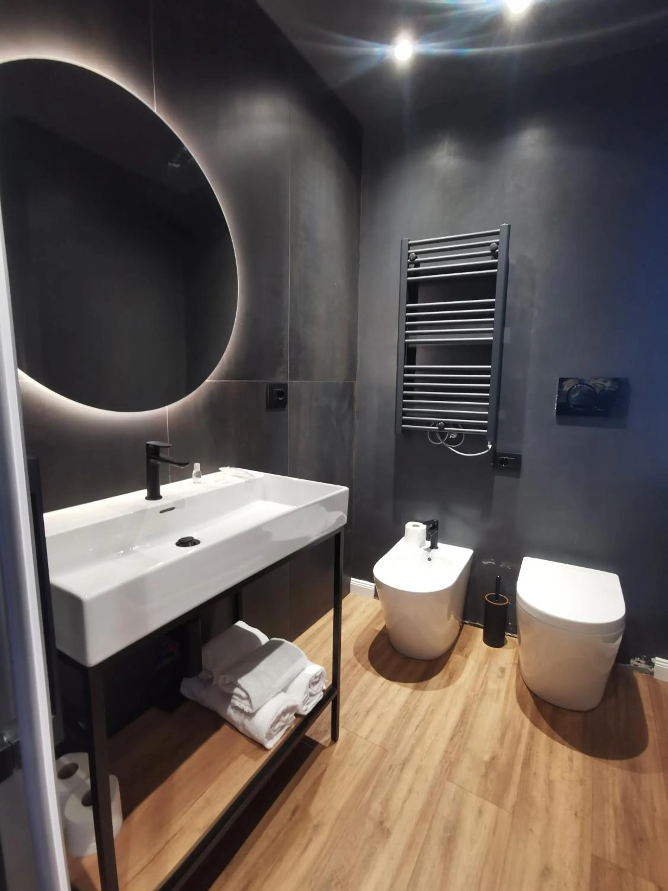 Bathroom in Albium Hotel