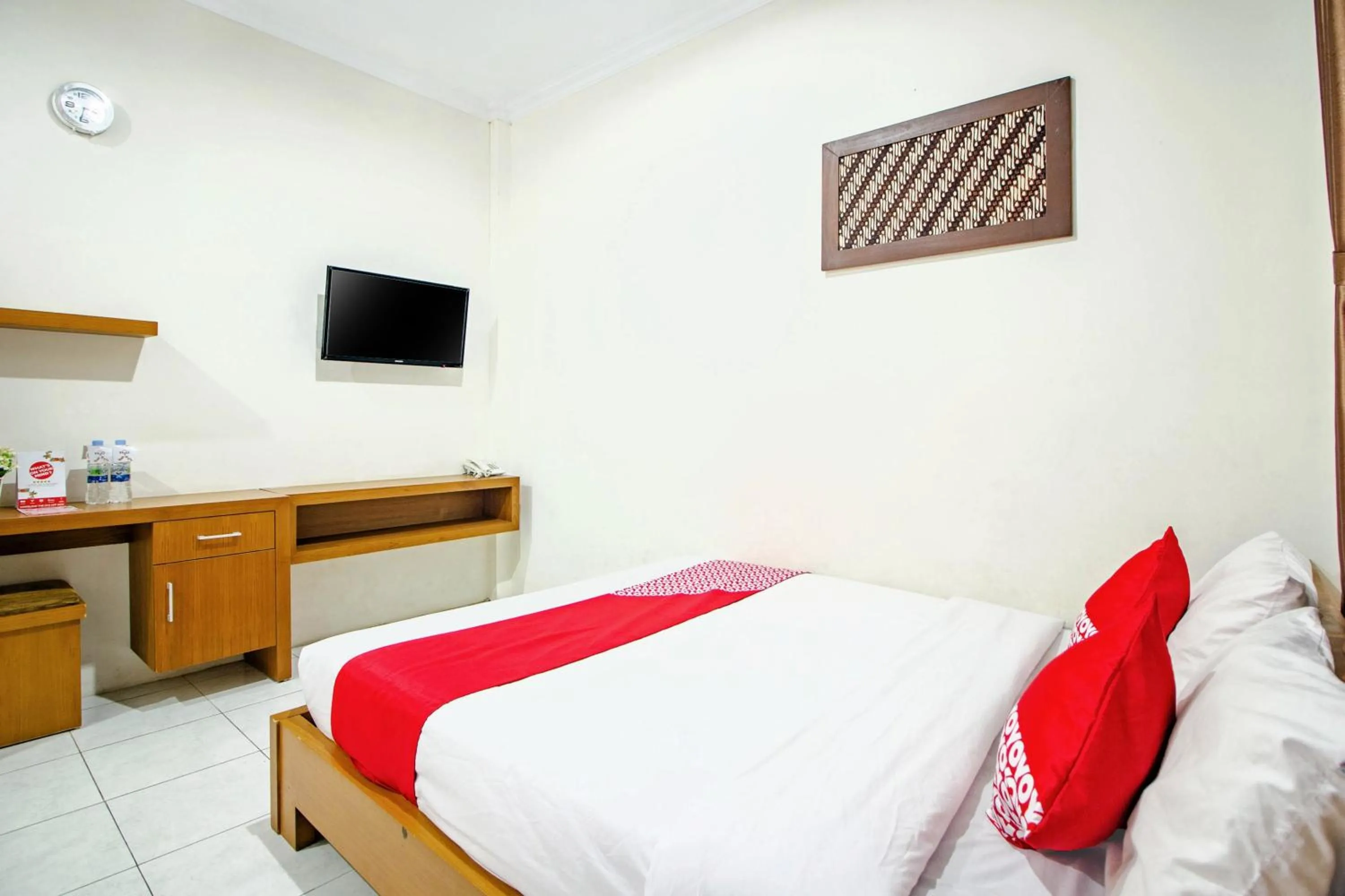 Deluxe Double Room in Super OYO 250 De'gadri Ndalem