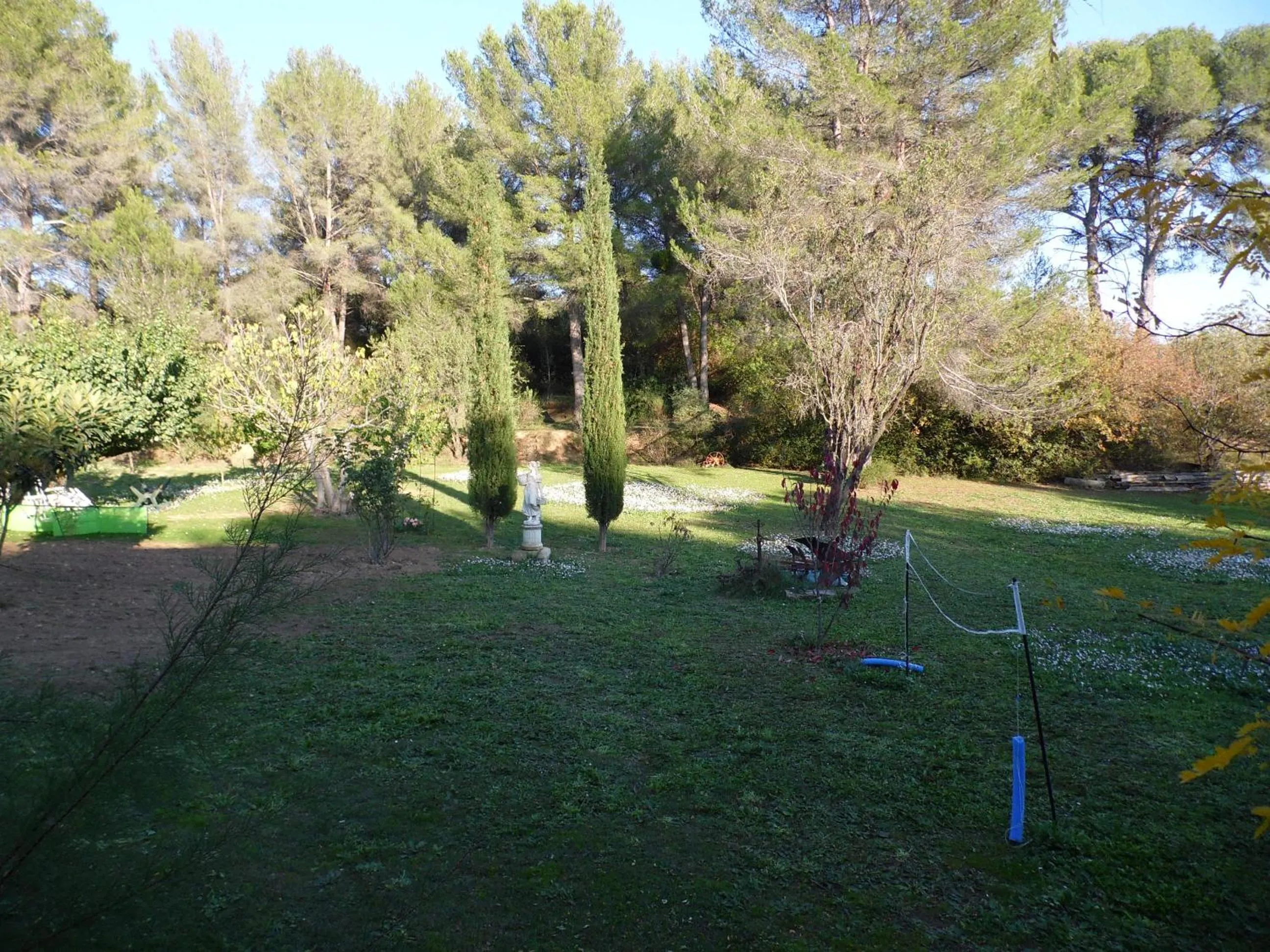 Nearby landmark in le Mas du Pin Vert