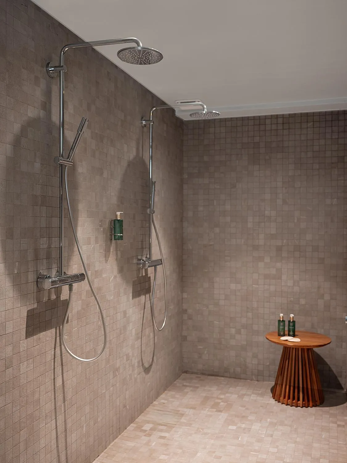 Steam room in Bob Hotel