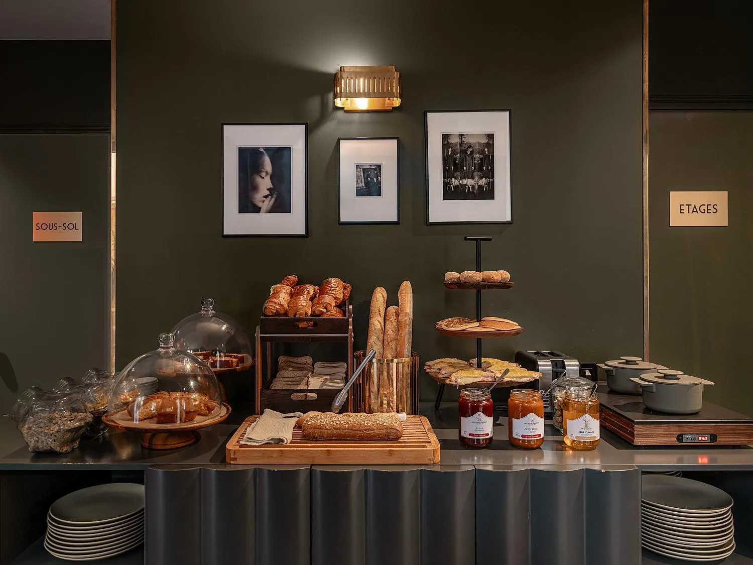 Breakfast in Bob Hotel