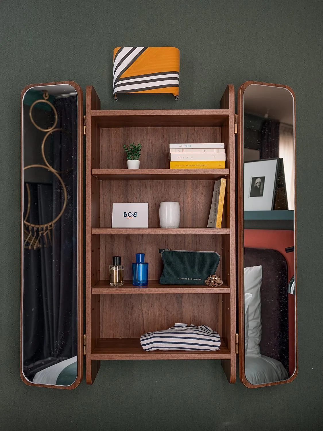 Decorative detail in Bob Hotel