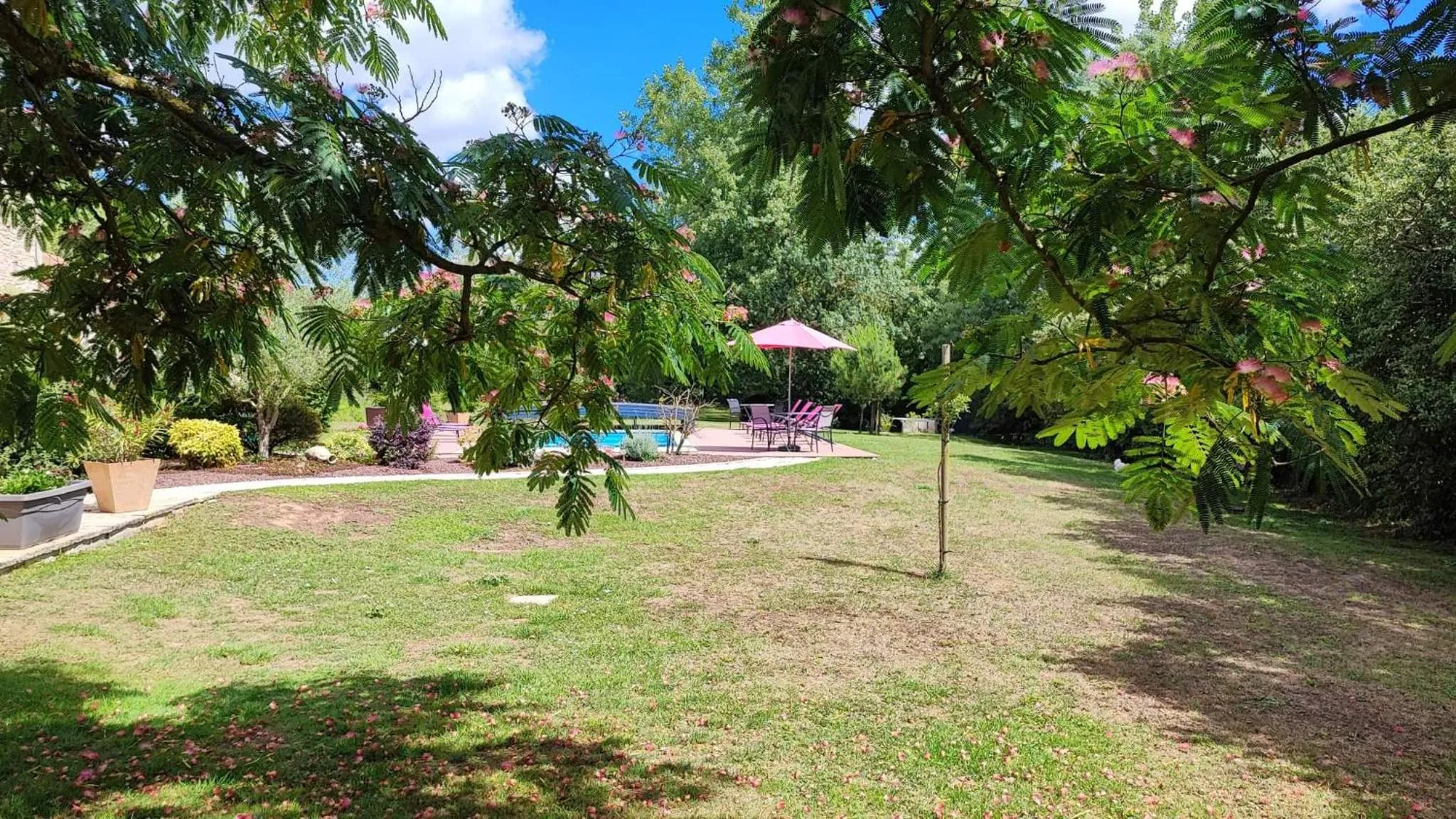 Garden in Au Clos Des Templiers