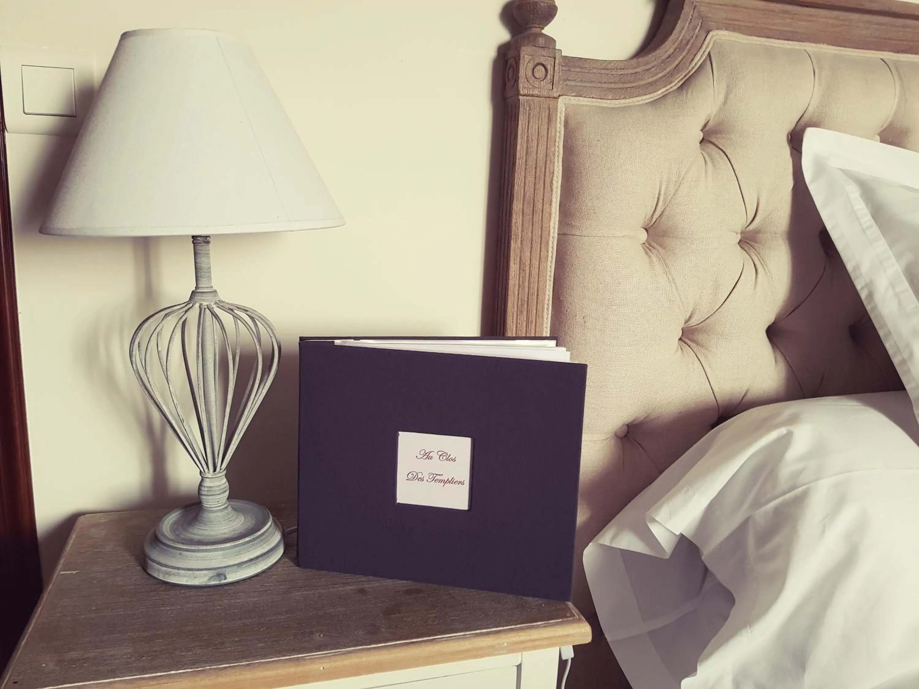Bed in Au Clos Des Templiers