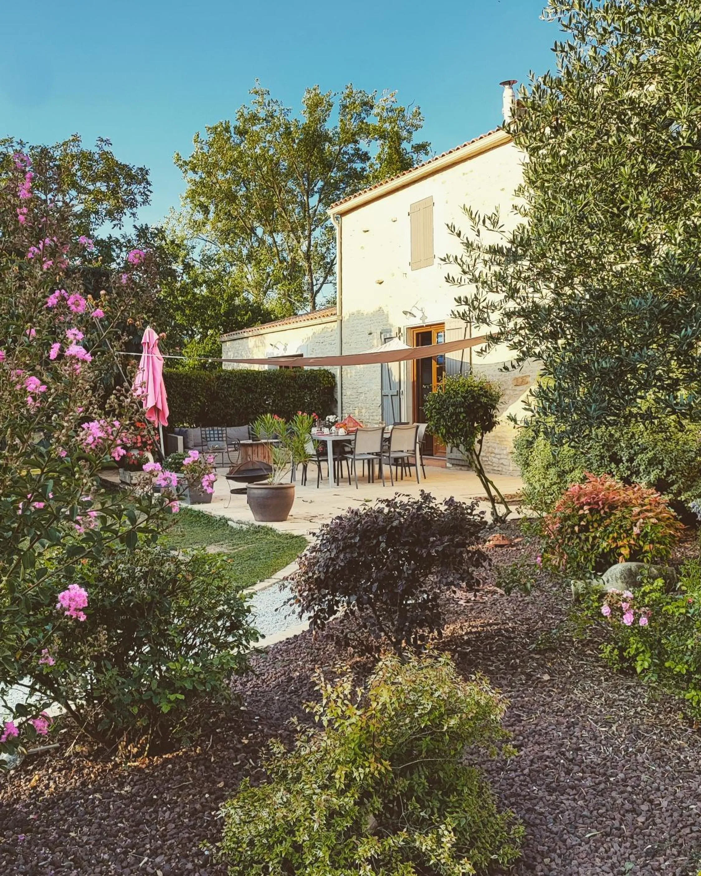 Patio in Au Clos Des Templiers
