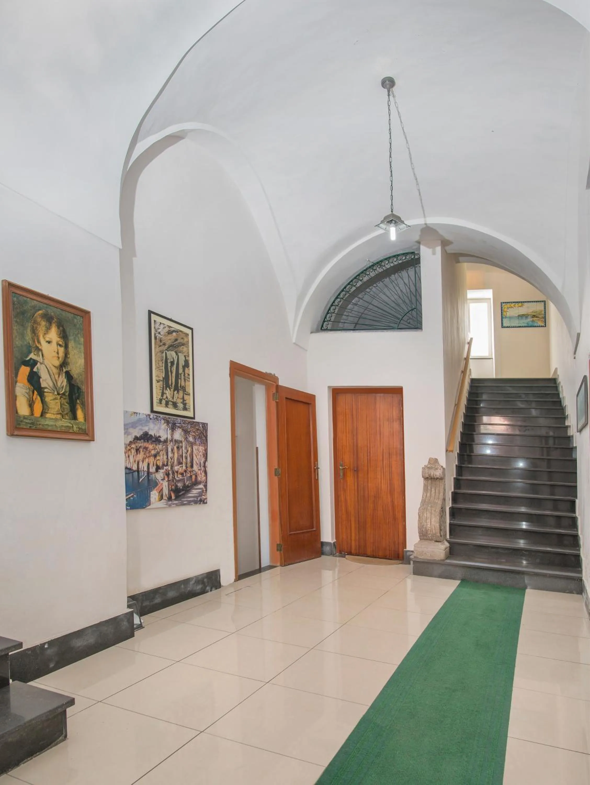 Facade/entrance in Casa Aristide