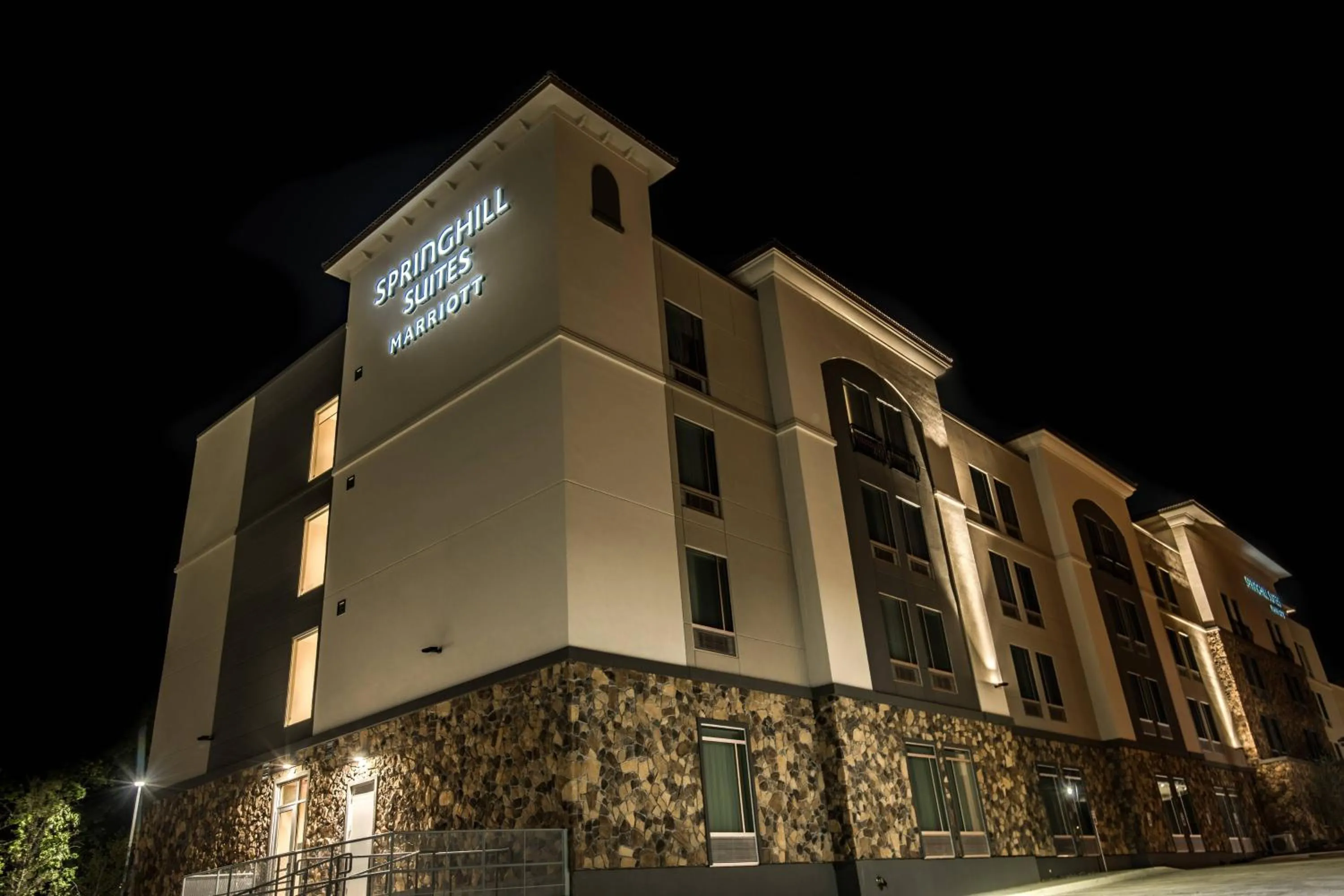Property building in SpringHill Suites by Marriott Dallas Rockwall