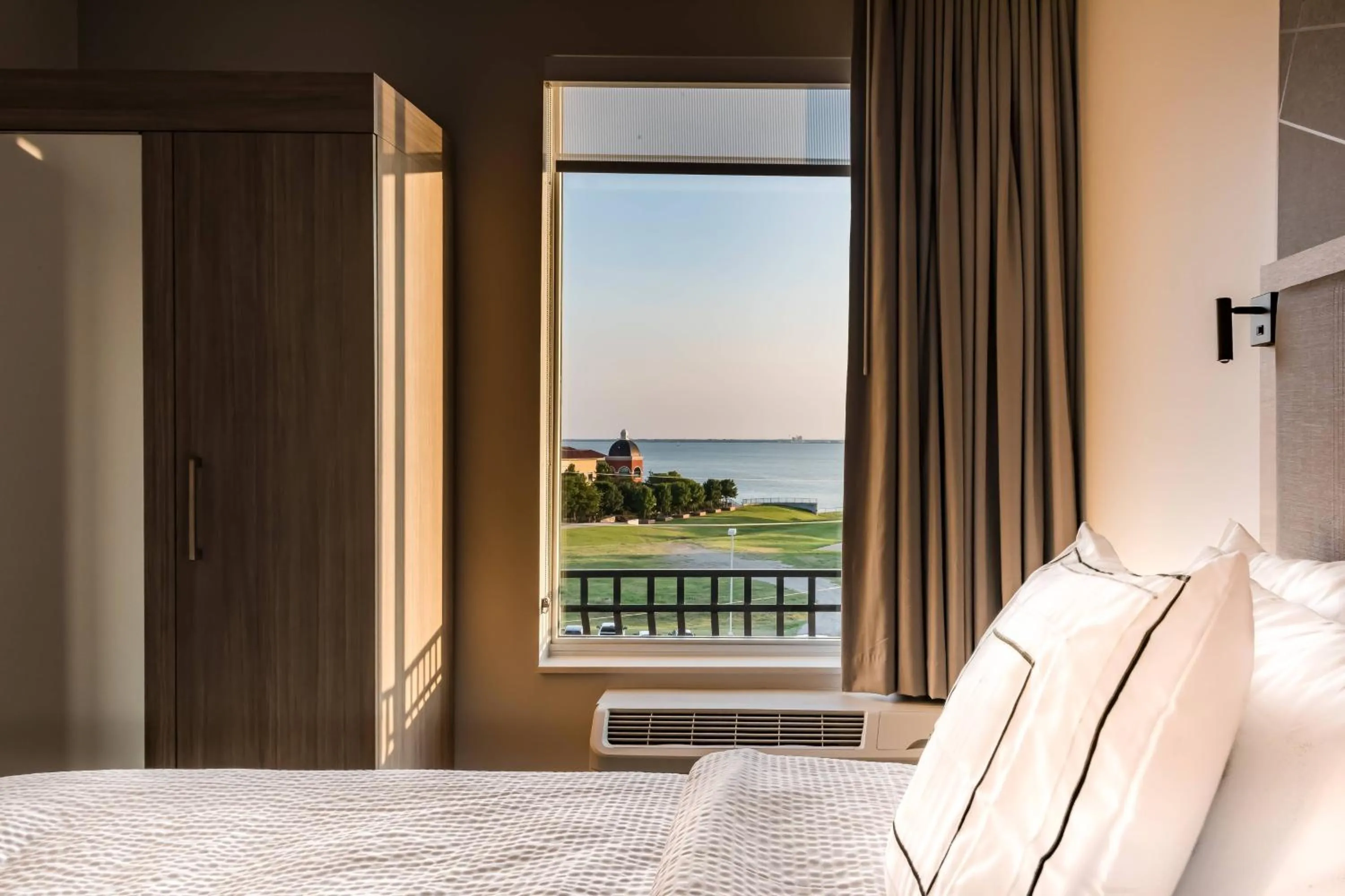 Bedroom, Bed in SpringHill Suites by Marriott Dallas Rockwall