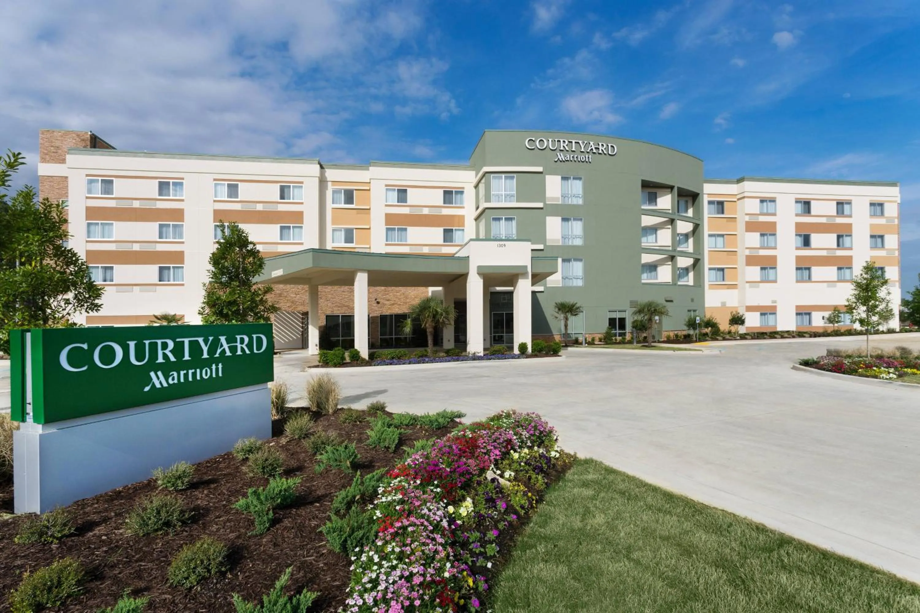 Property building in Courtyard by Marriott Ruston