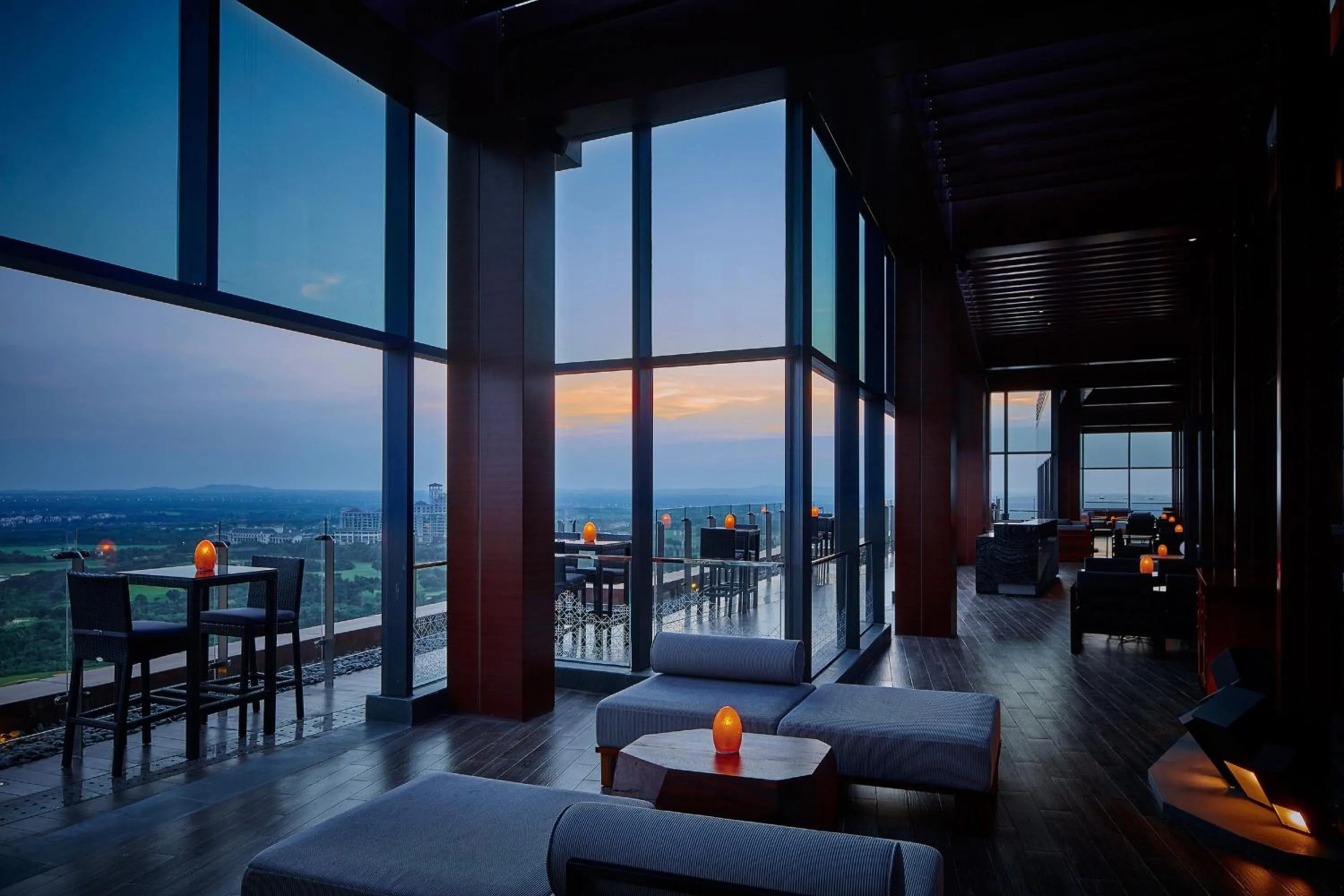 Restaurant/places to eat in The Ritz-Carlton, Haikou