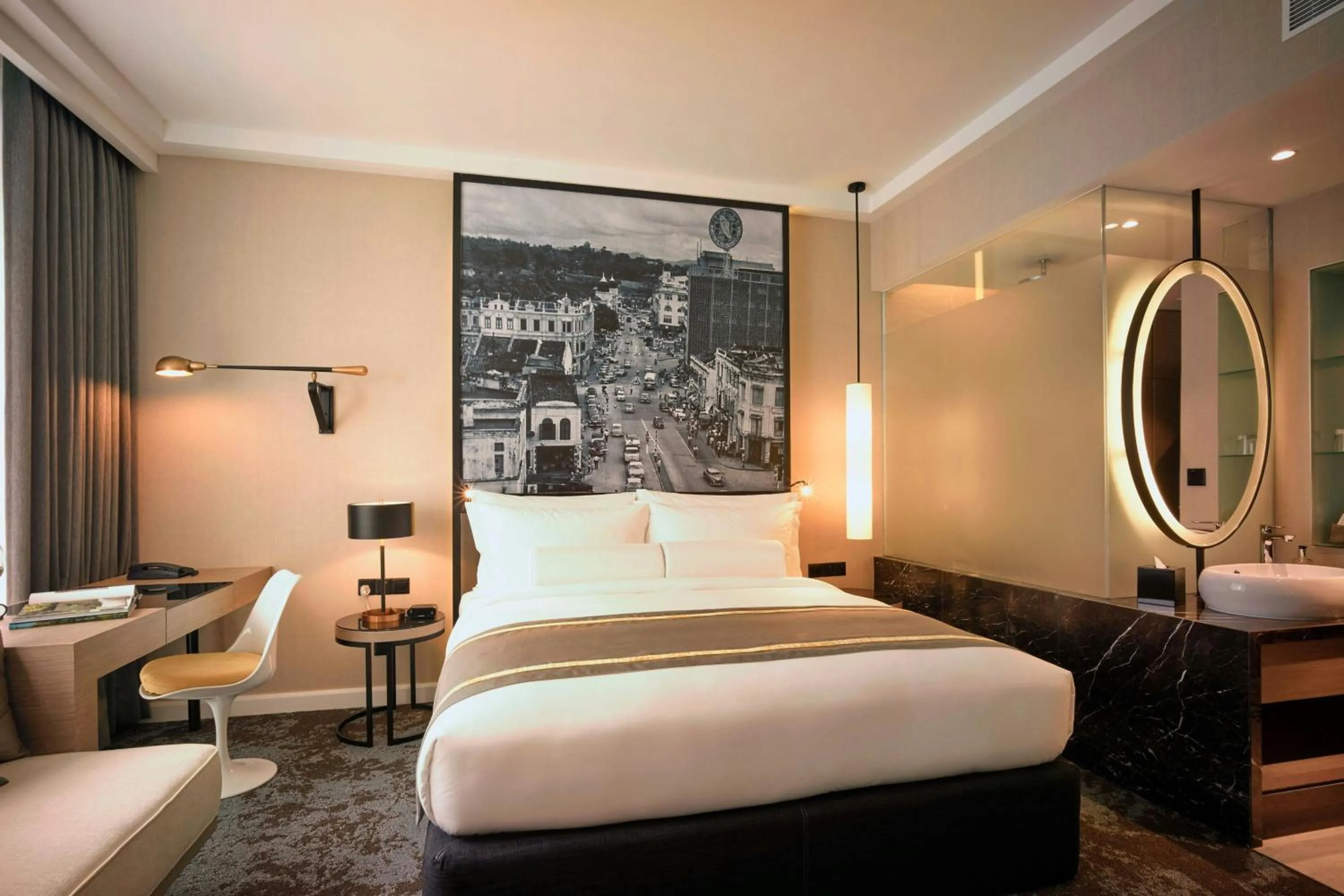 Photo of the whole room, Bed in Hotel Stripes Kuala Lumpur, Autograph Collection