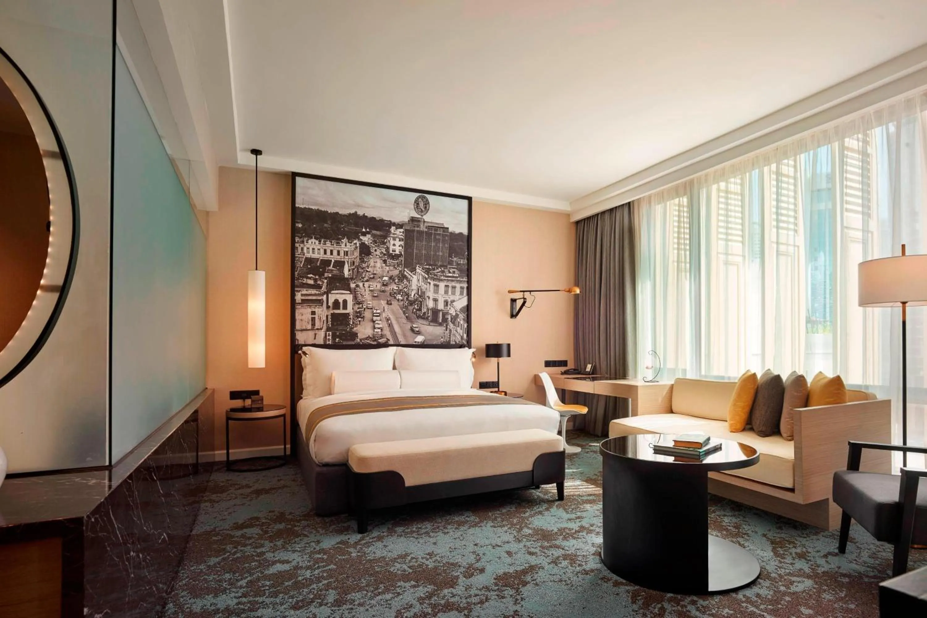 Photo of the whole room, Bed in Hotel Stripes Kuala Lumpur, Autograph Collection