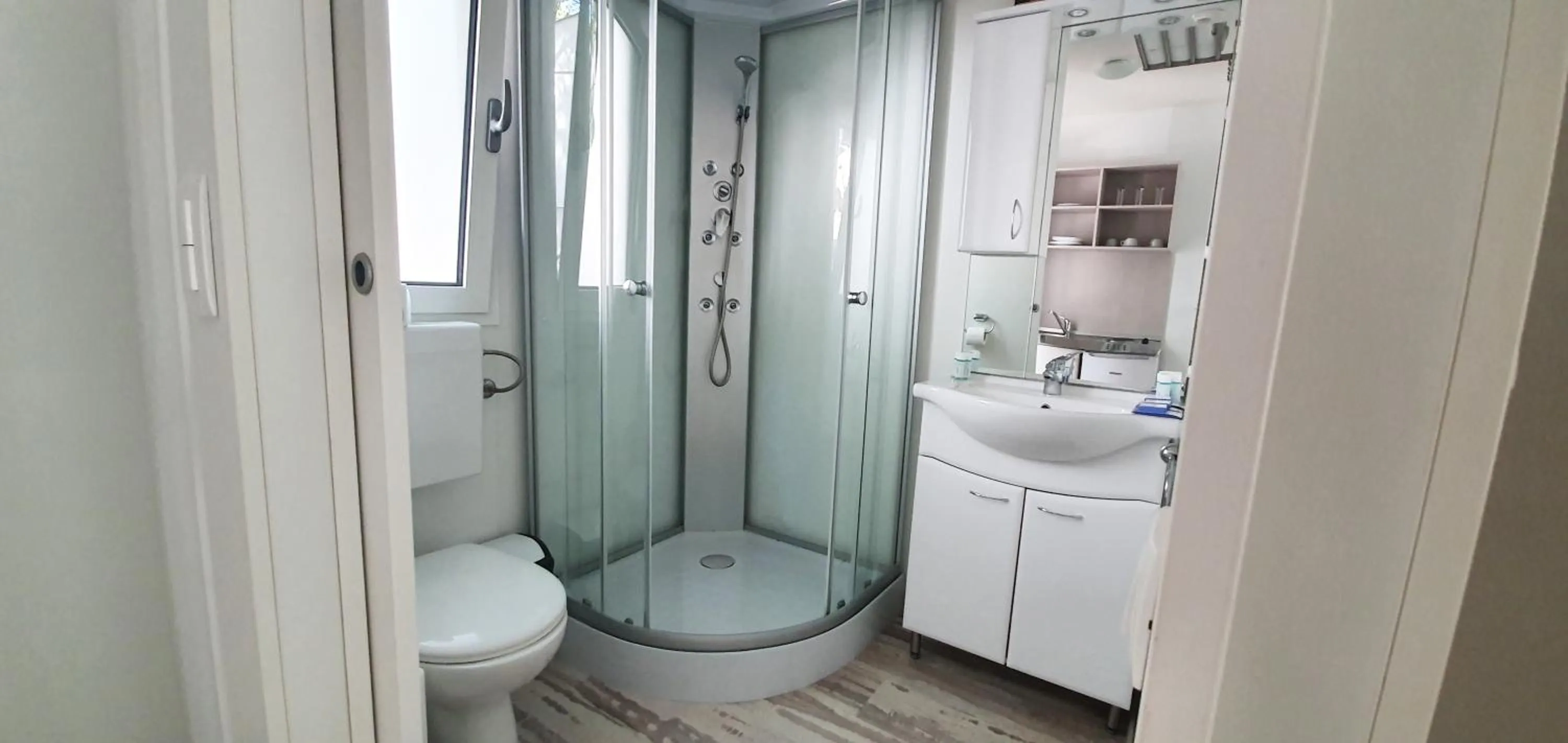 Shower in Sagitta All inclusive light