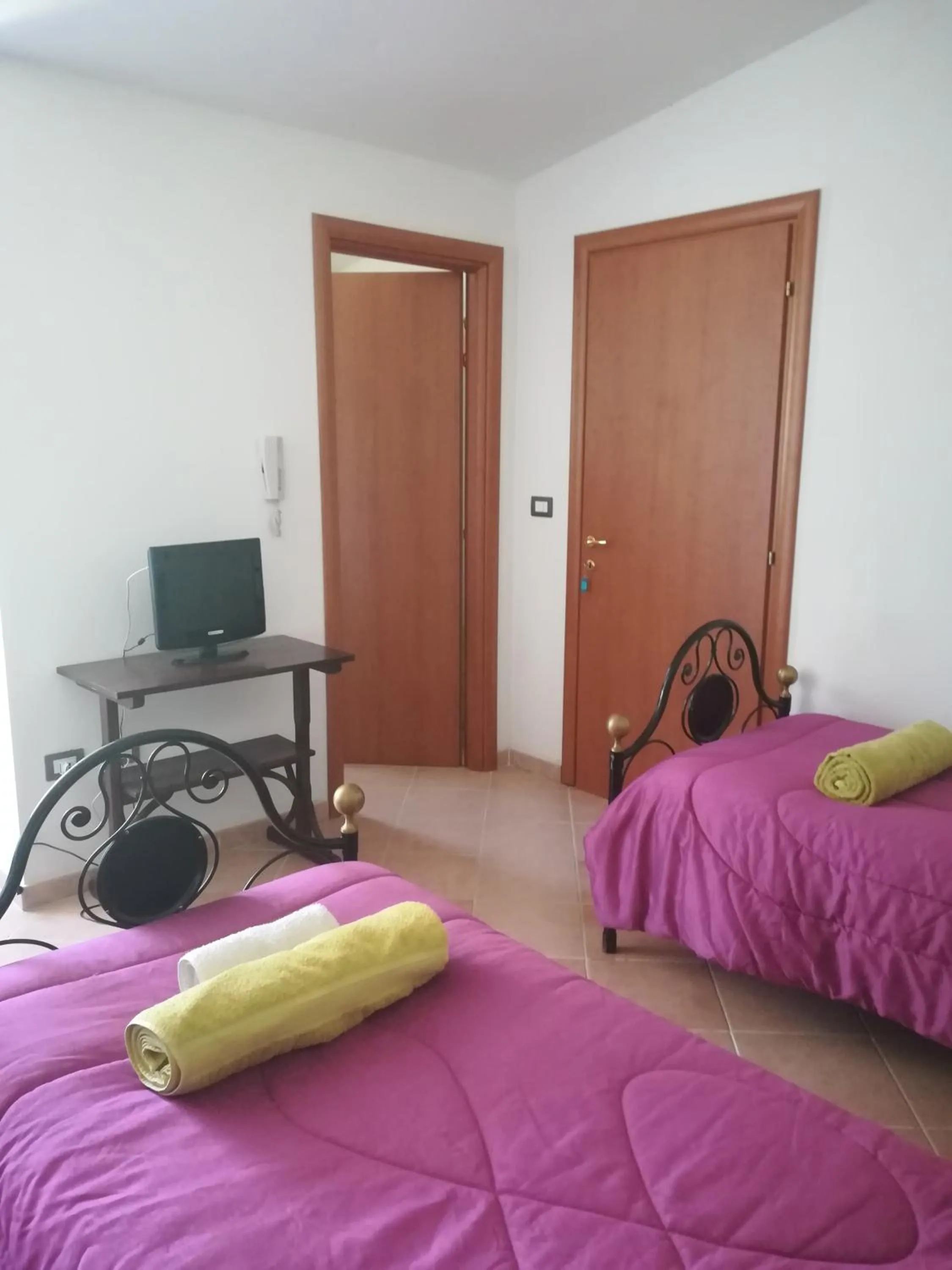 Bed in bed and coffee Sas Damas