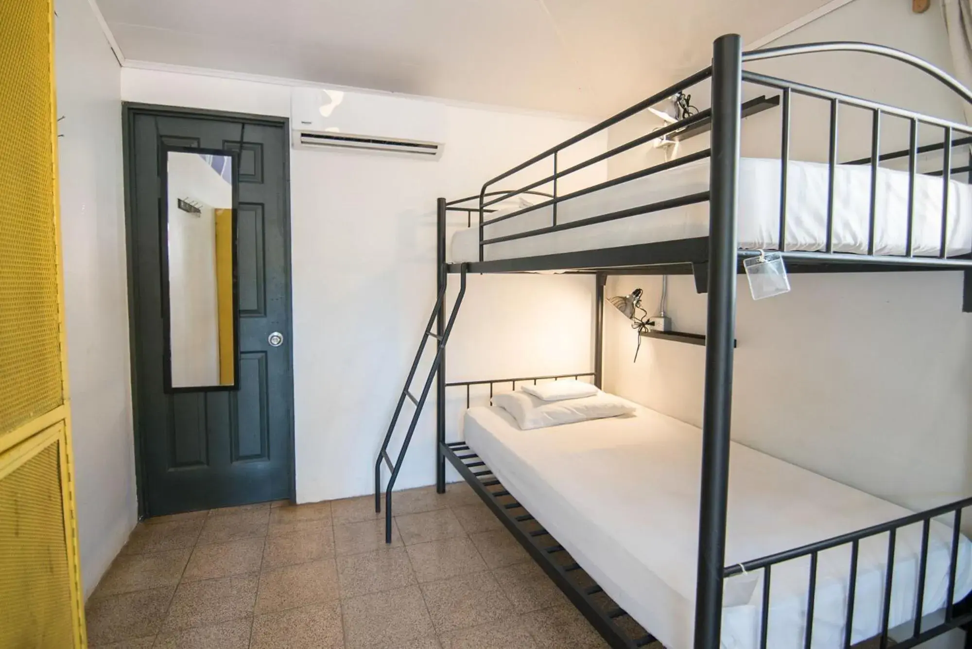 Bed in 4-Bed Mixed Dormitory Room in Selina Tamarindo Bed in 4-Bed Mixed Dormitory Room in Selina Tamarindo