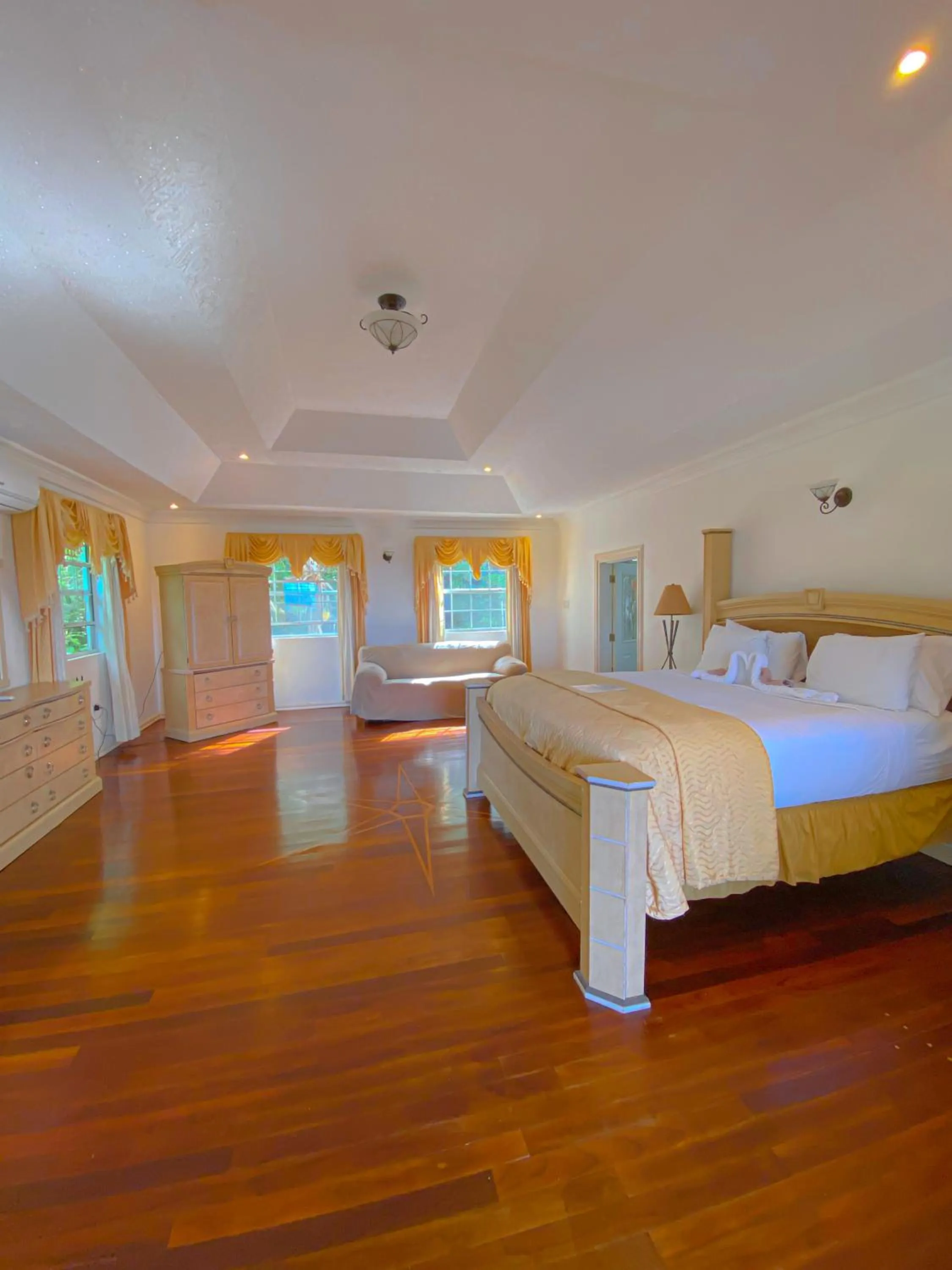 Bedroom, Bed in All Nations Guest House