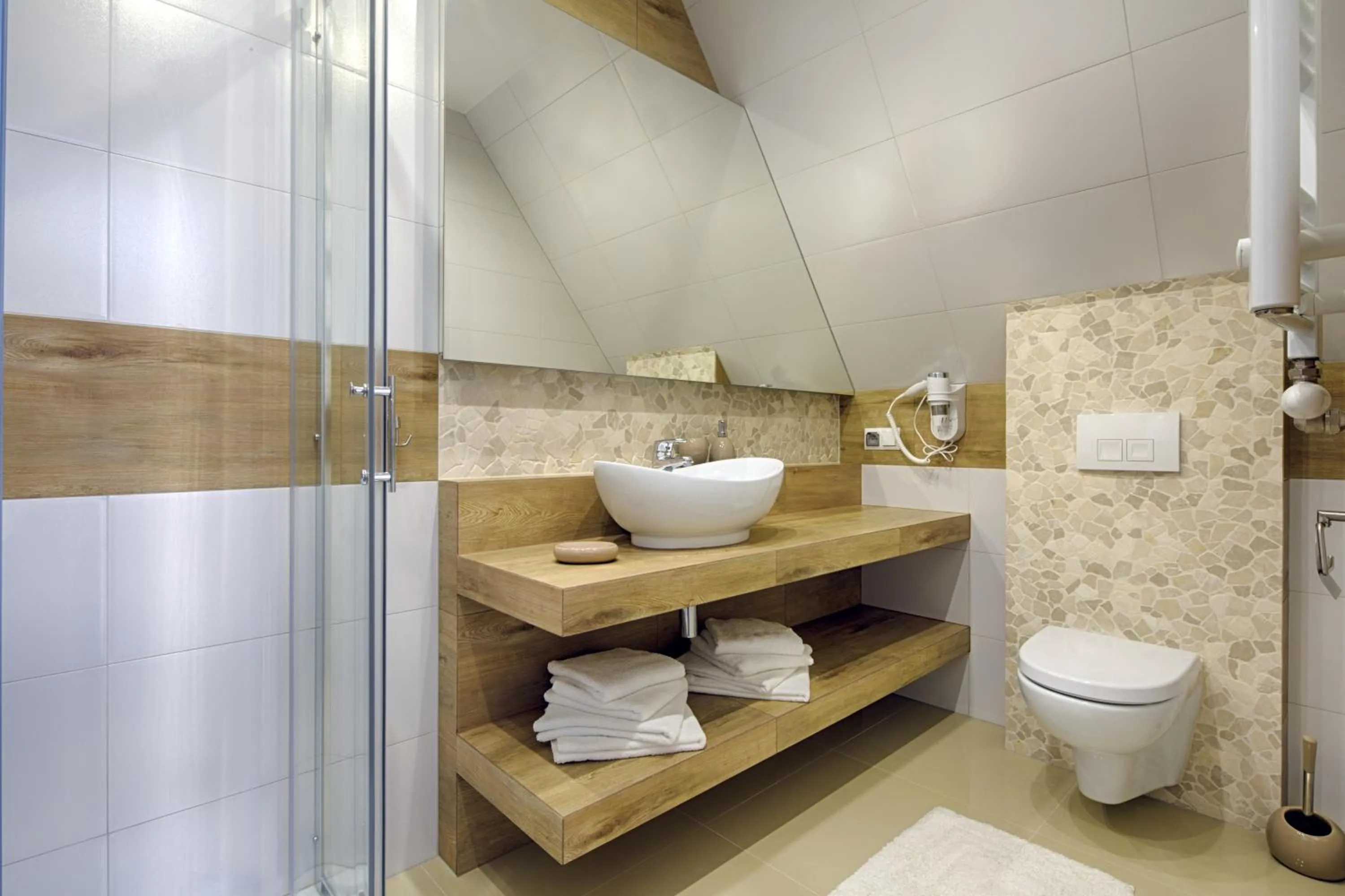 Shower in Gordonówka Residence & SPA- sauna i jacuzzi-przeżyj niezapomniany pobyt