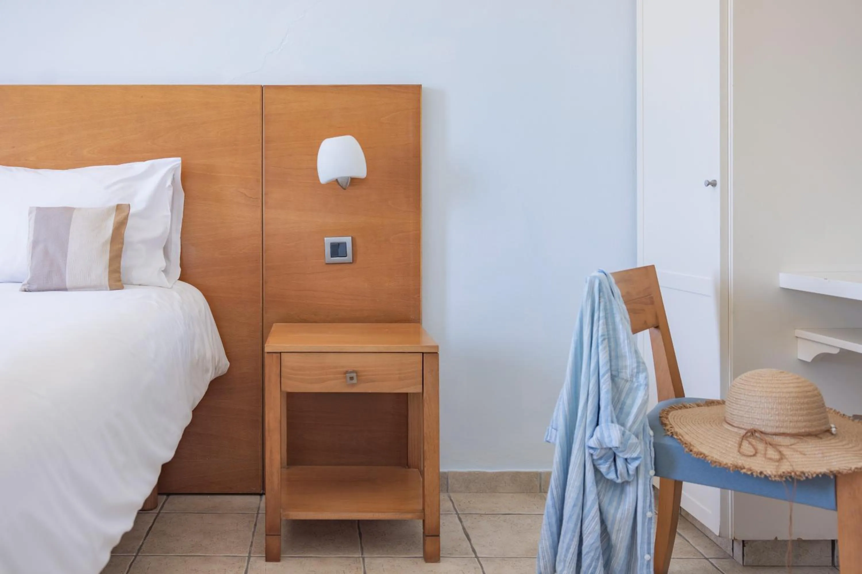 Bed in Louis Althea Beach