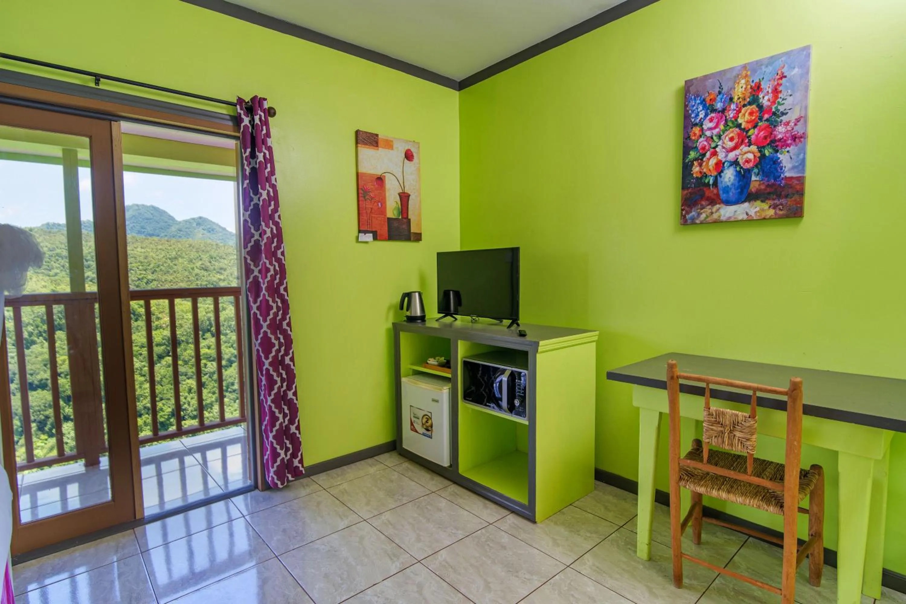 TV and multimedia in Tropical Paradise View