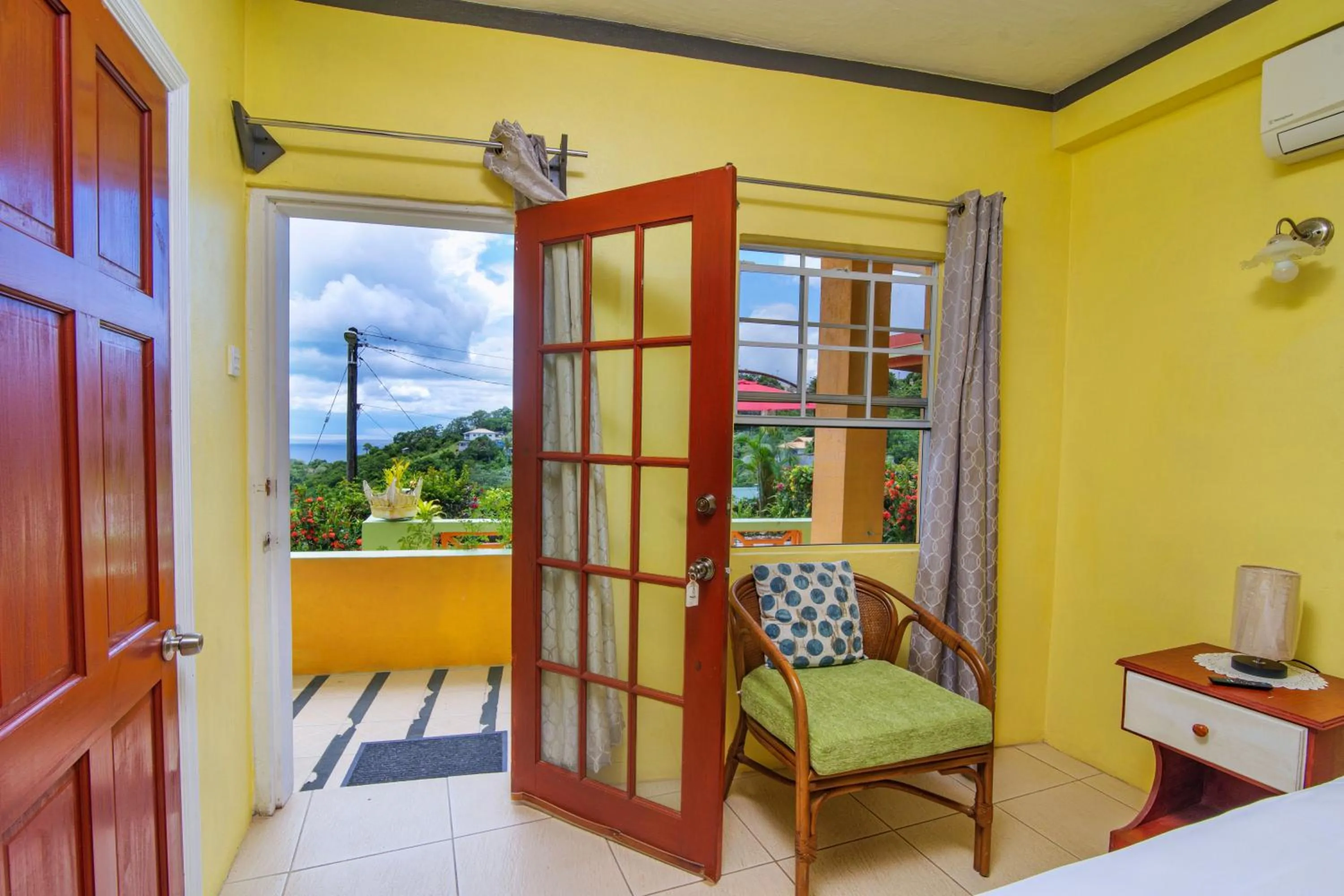 View (from property/room), Bed in Tropical Paradise View