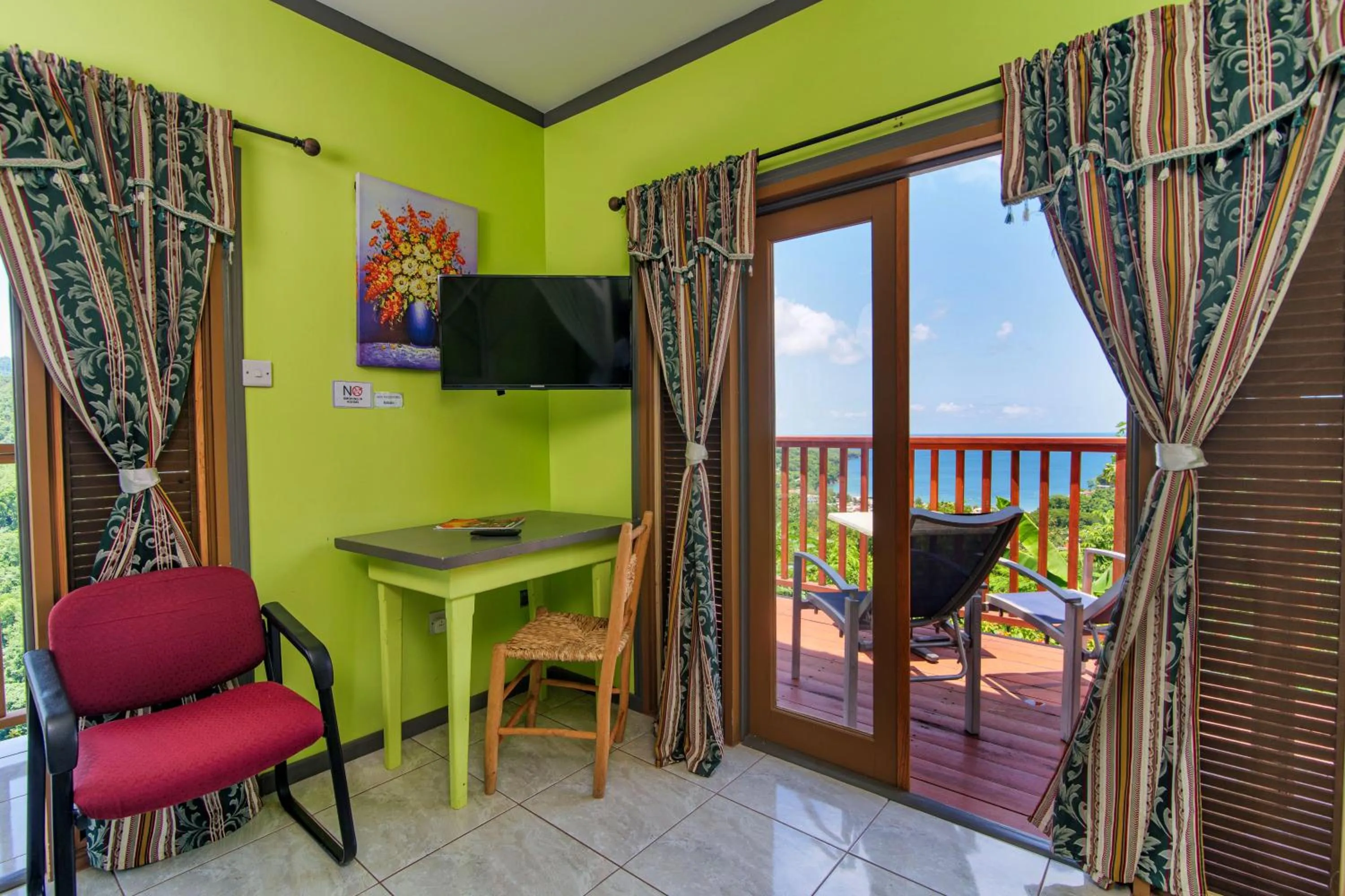 TV and multimedia in Tropical Paradise View