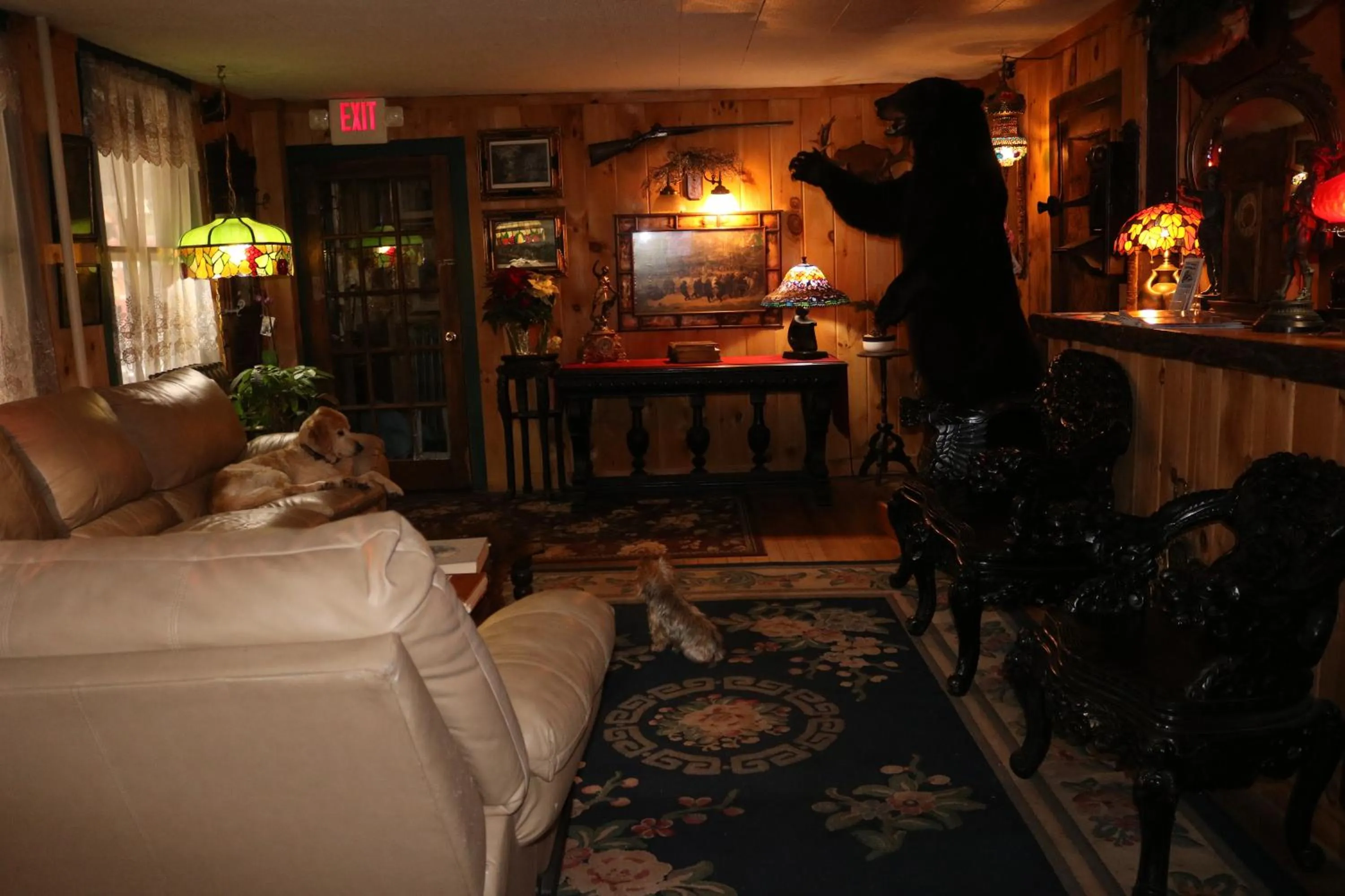 Colonial Inn