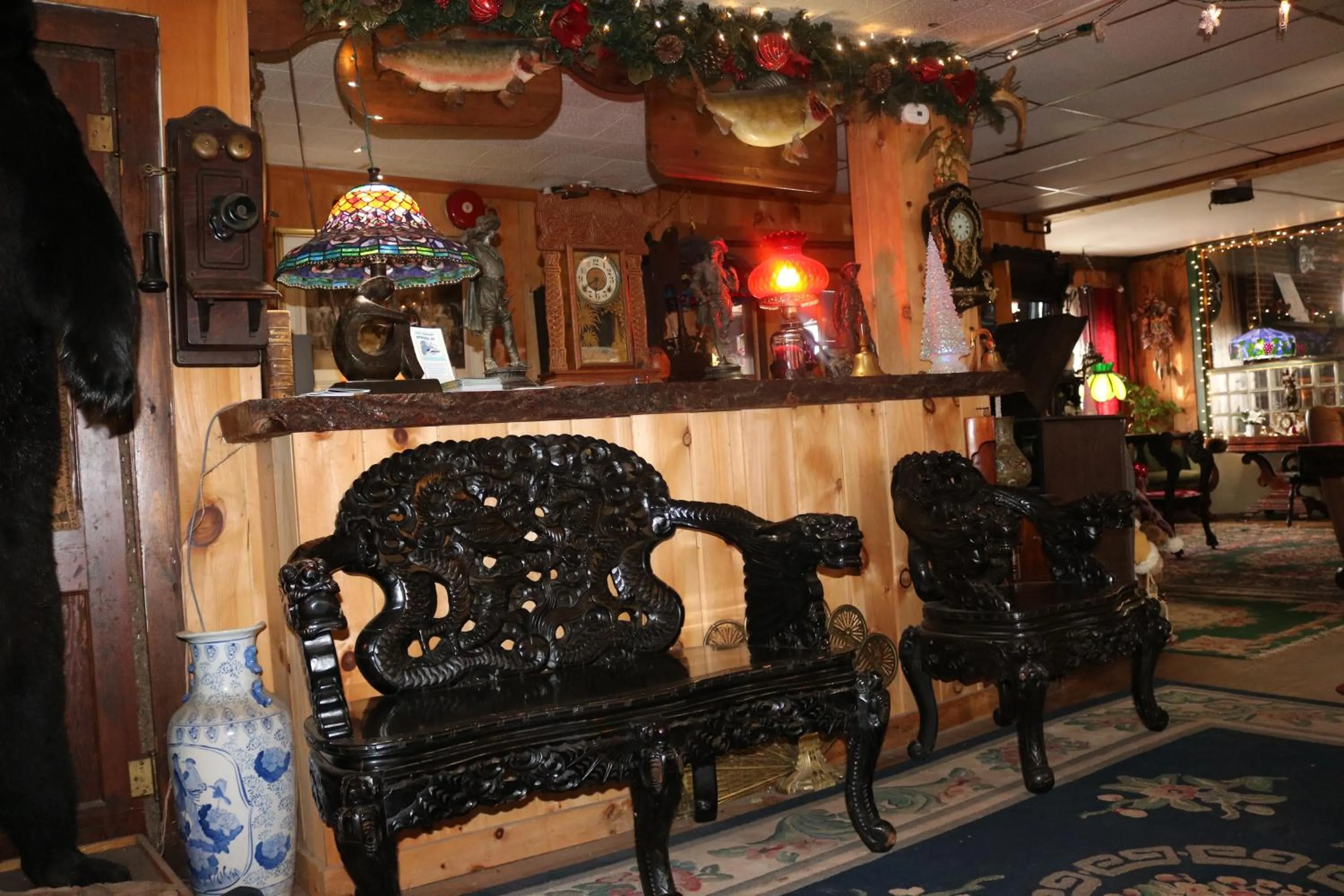 Colonial Inn