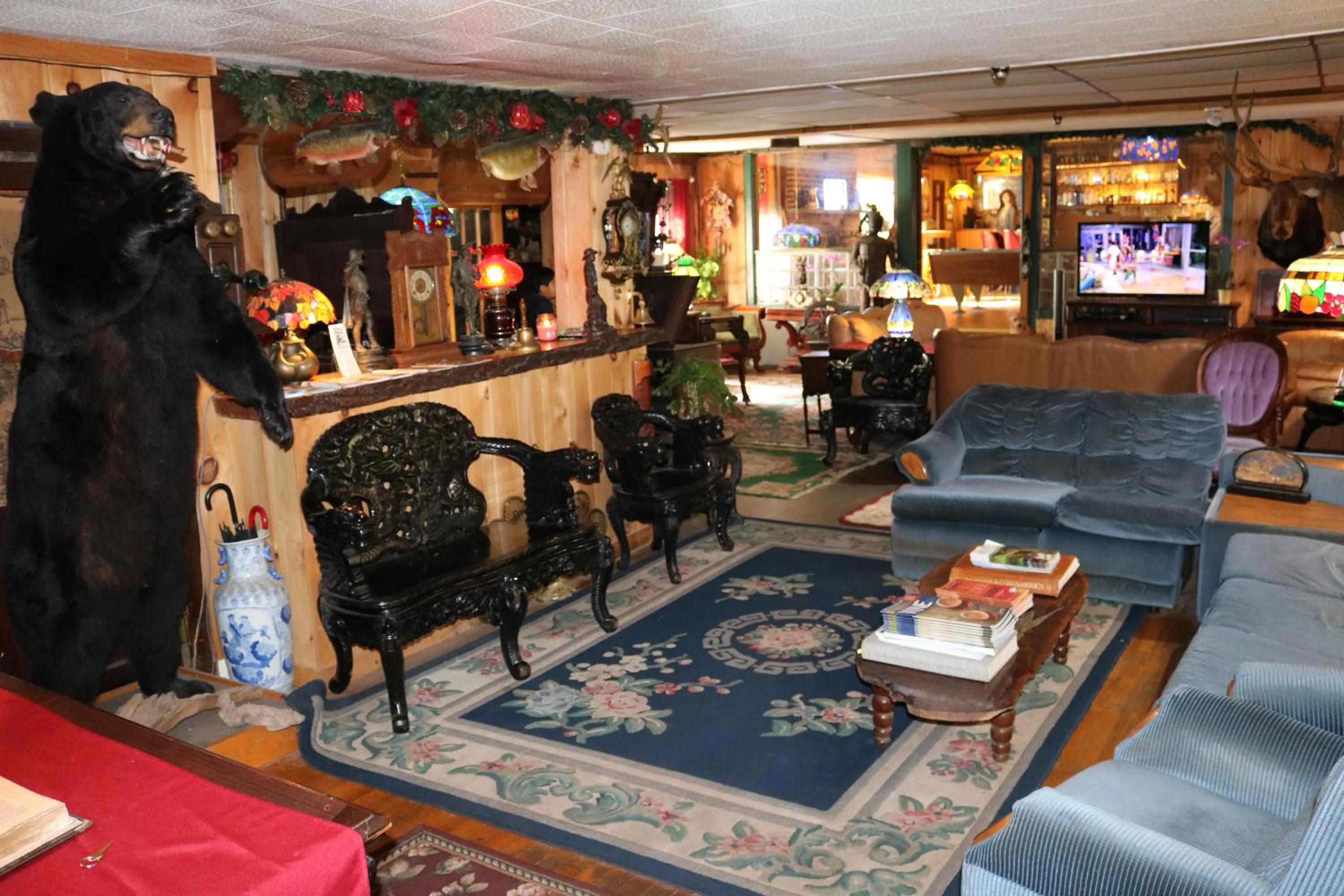 Colonial Inn