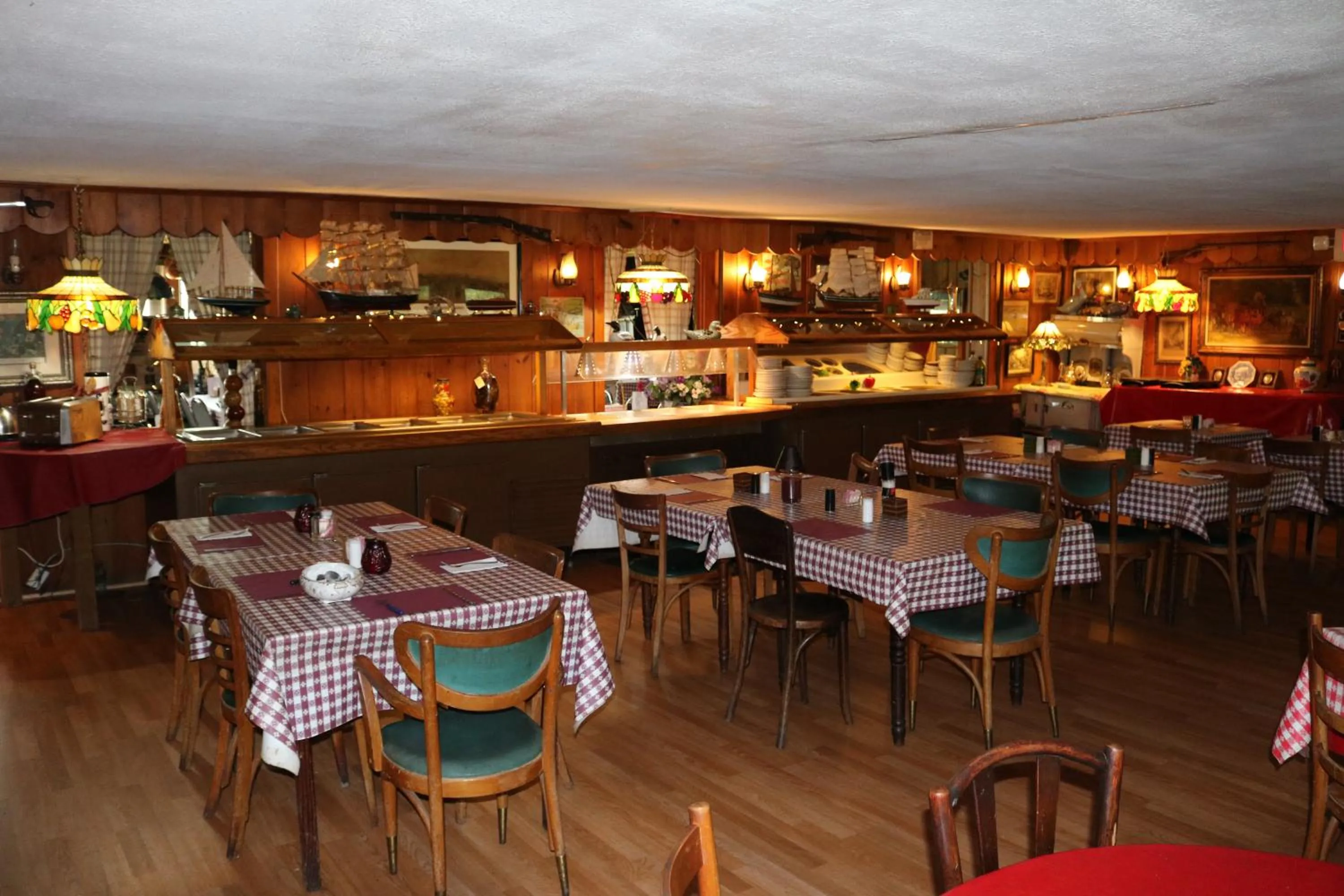 Colonial Inn