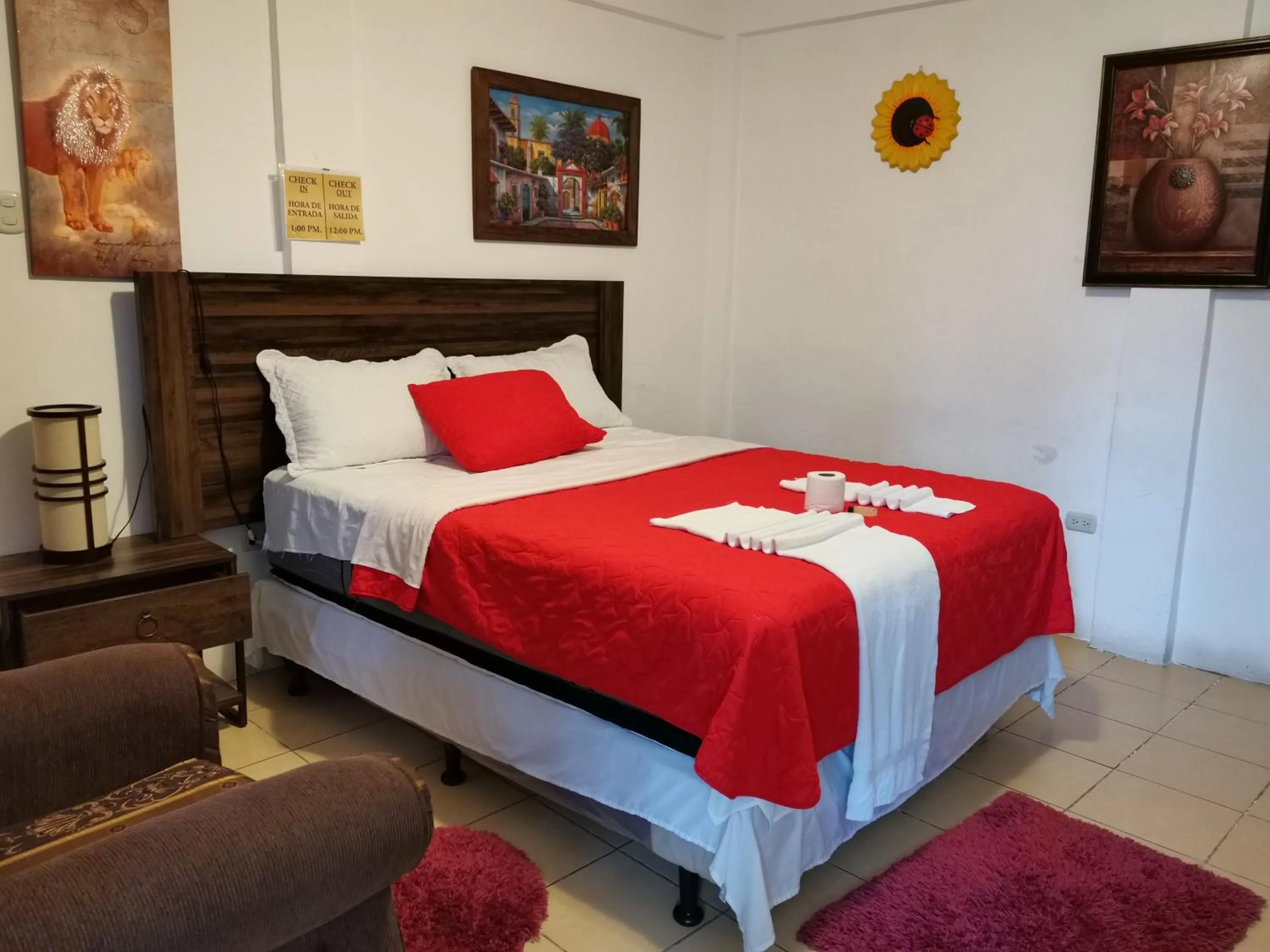 Bed in Pescador Hotel PH