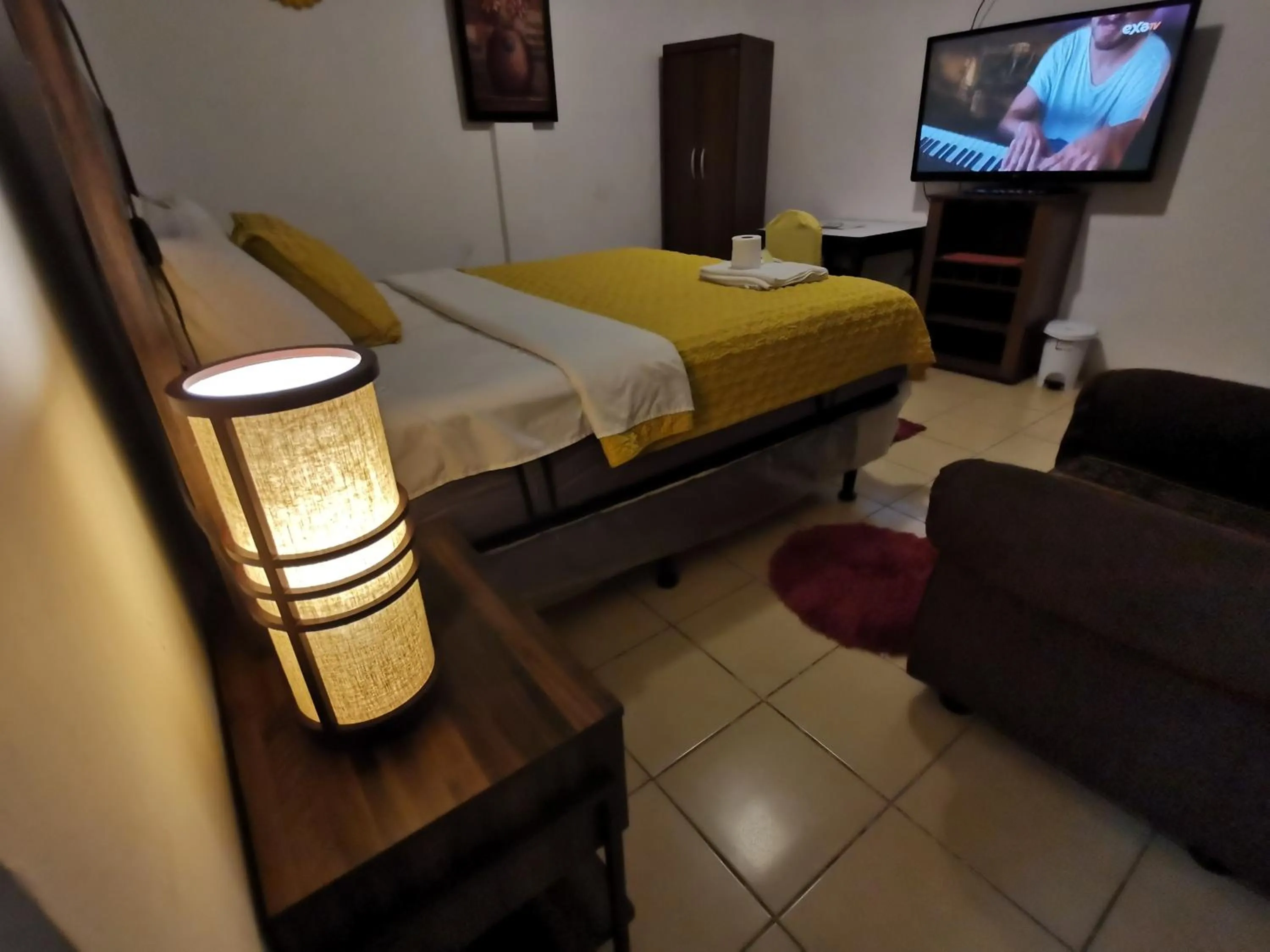 Bed in Pescador Hotel PH