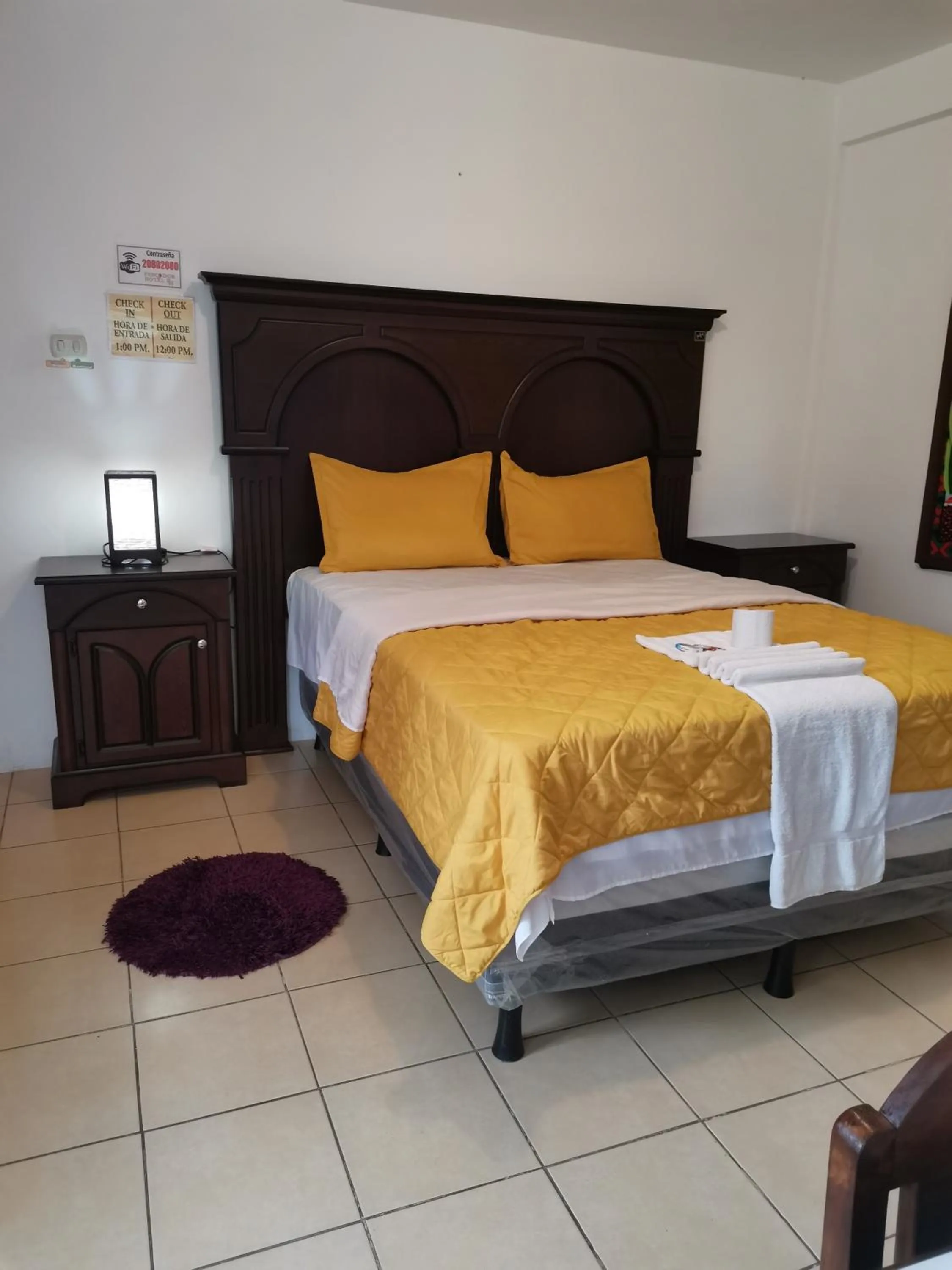 Bed in Pescador Hotel PH