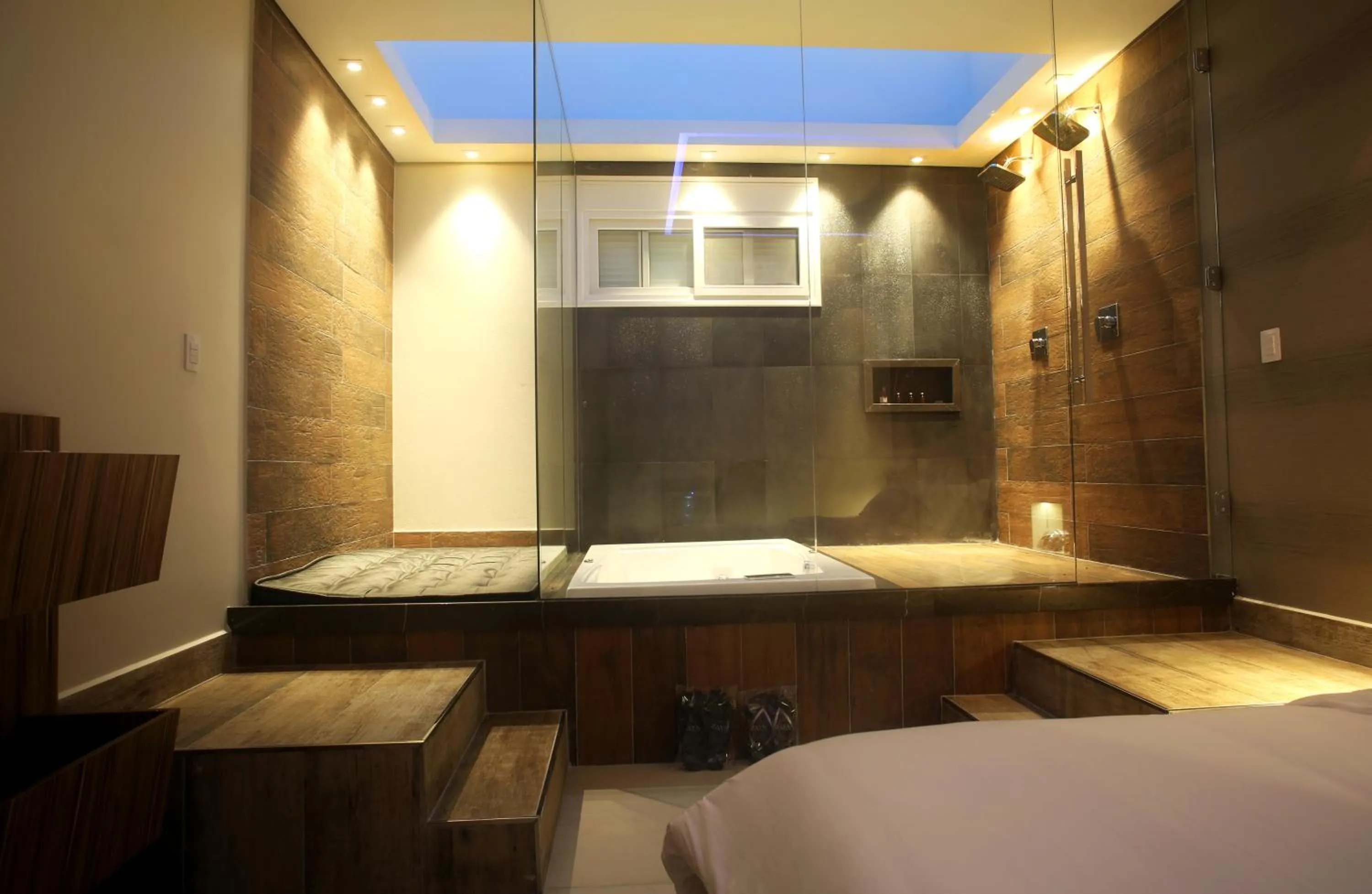 Deluxe Suite with Spa Bath in Zaya Motel Premium