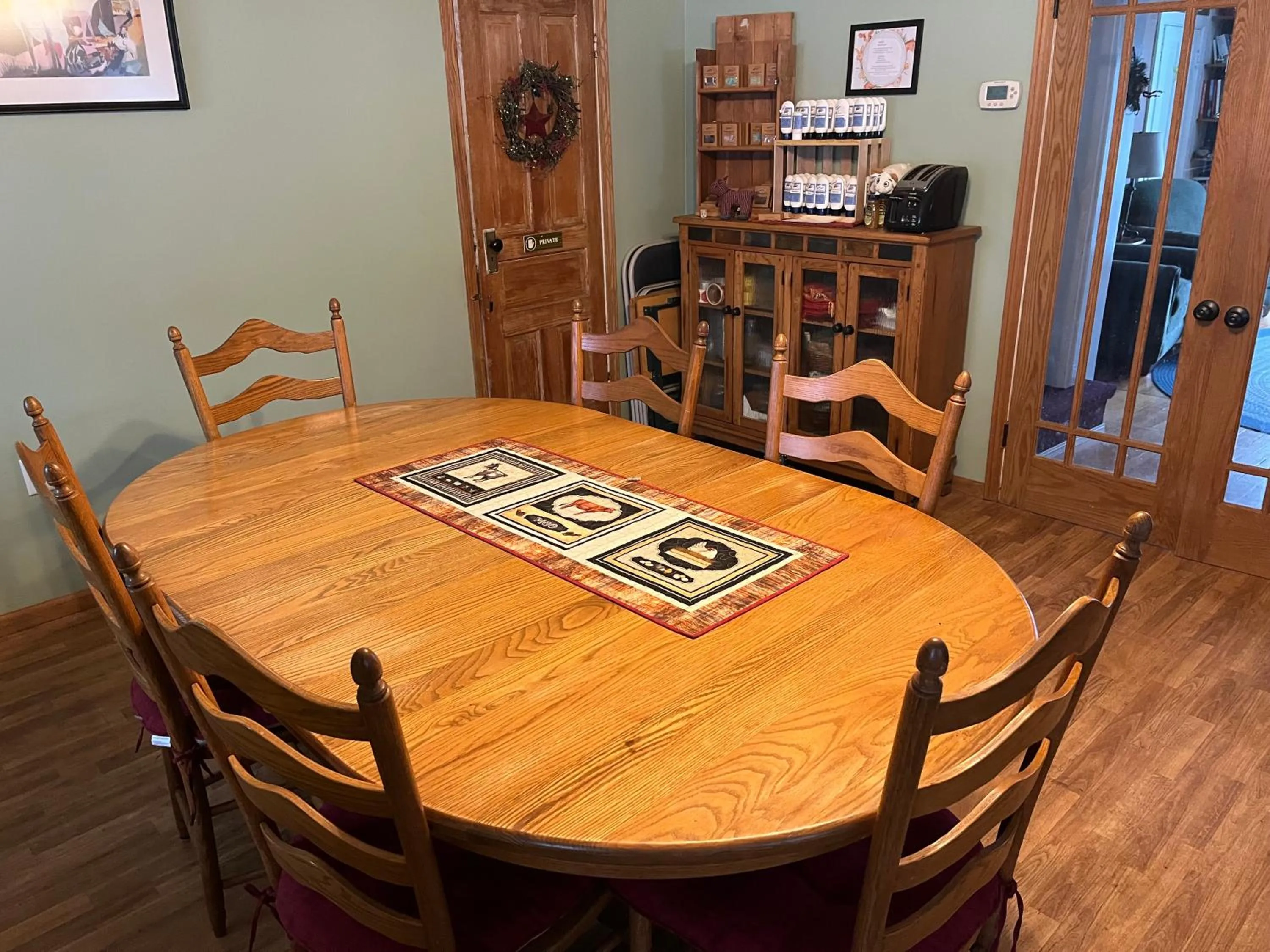 Breakfast in Rainbow Ridge Farms