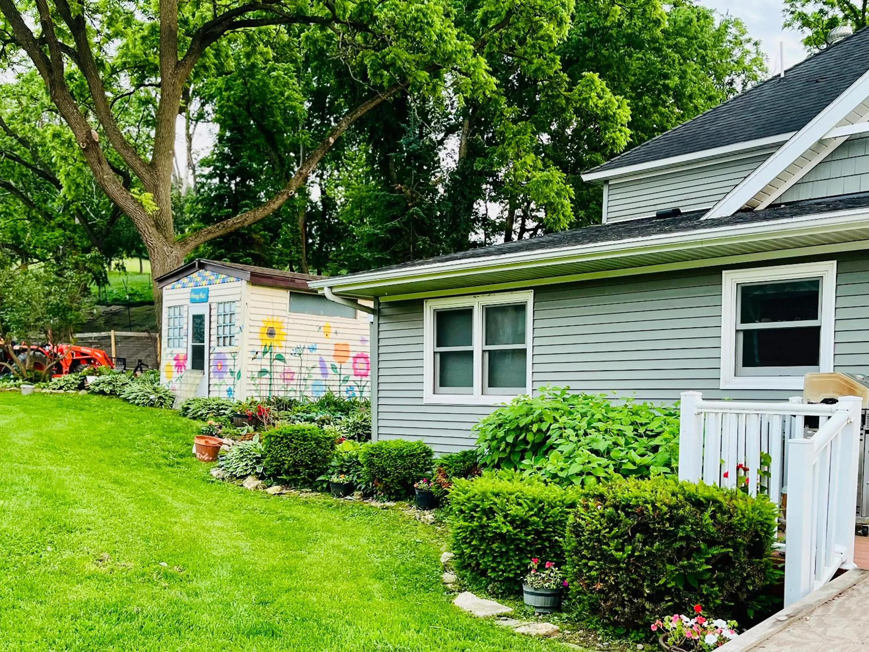 Property building in Rainbow Ridge Farms