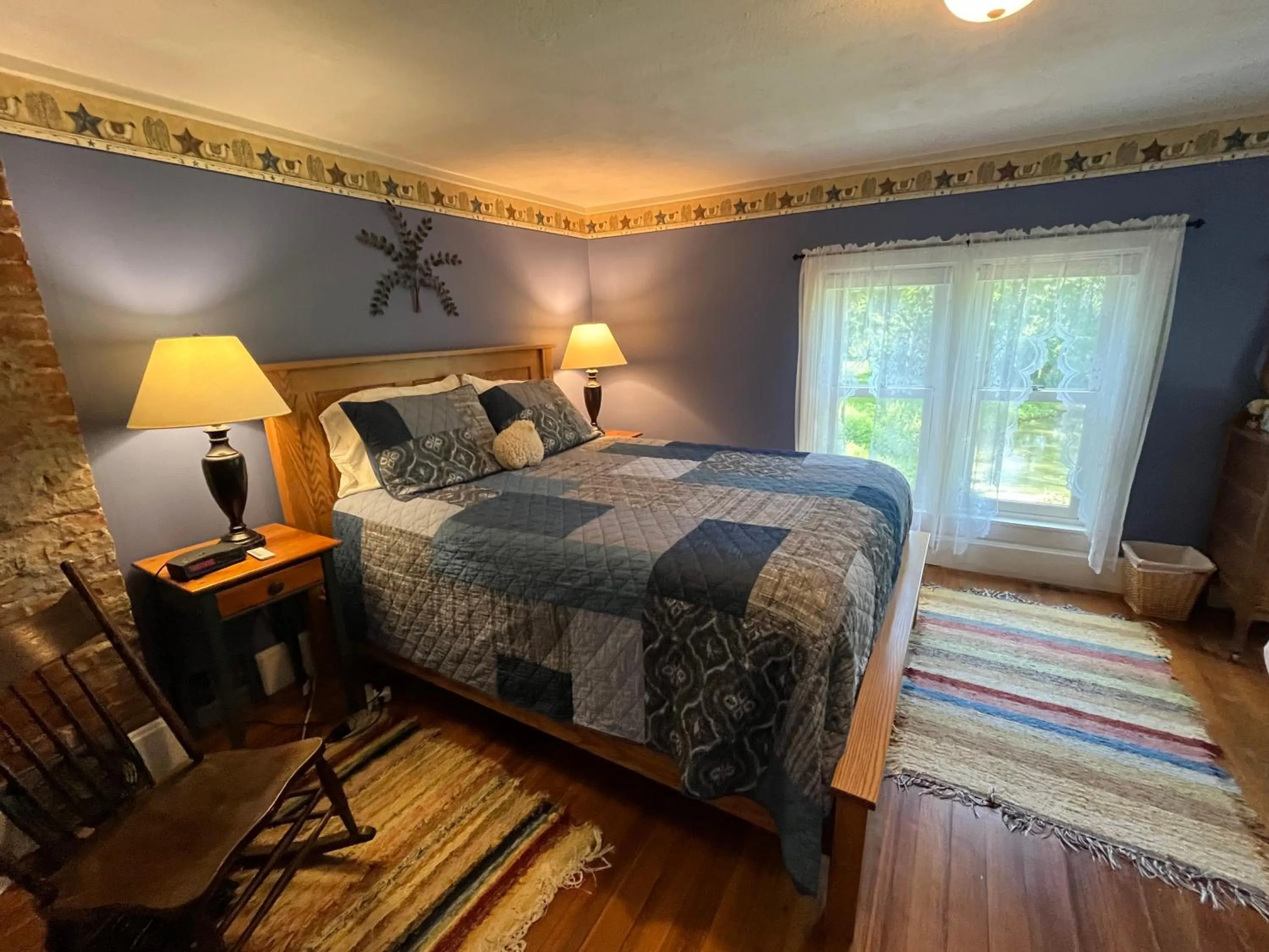 Bedroom, Bed in Rainbow Ridge Farms