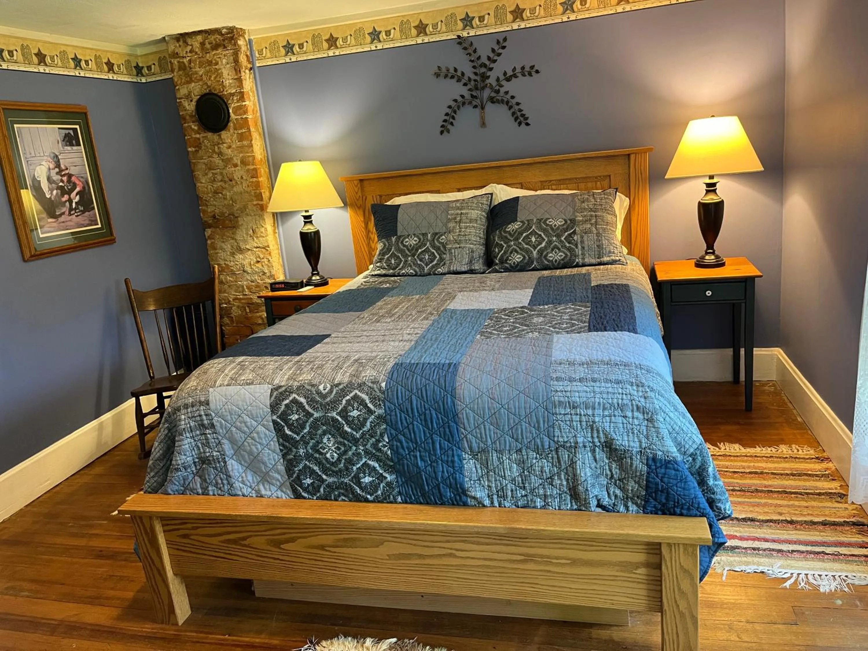 Photo of the whole room, Bed in Rainbow Ridge Farms