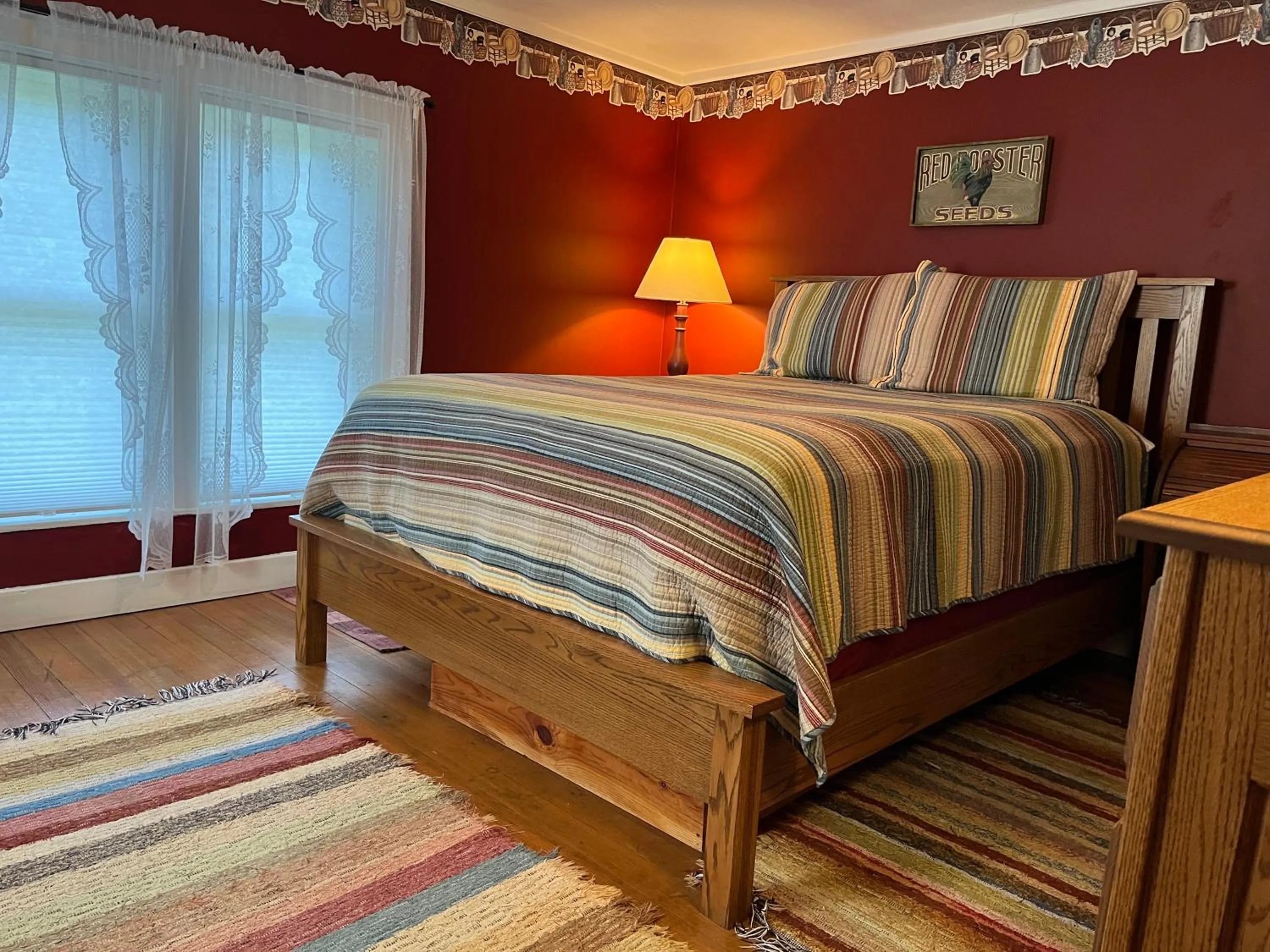Bedroom, Bed in Rainbow Ridge Farms