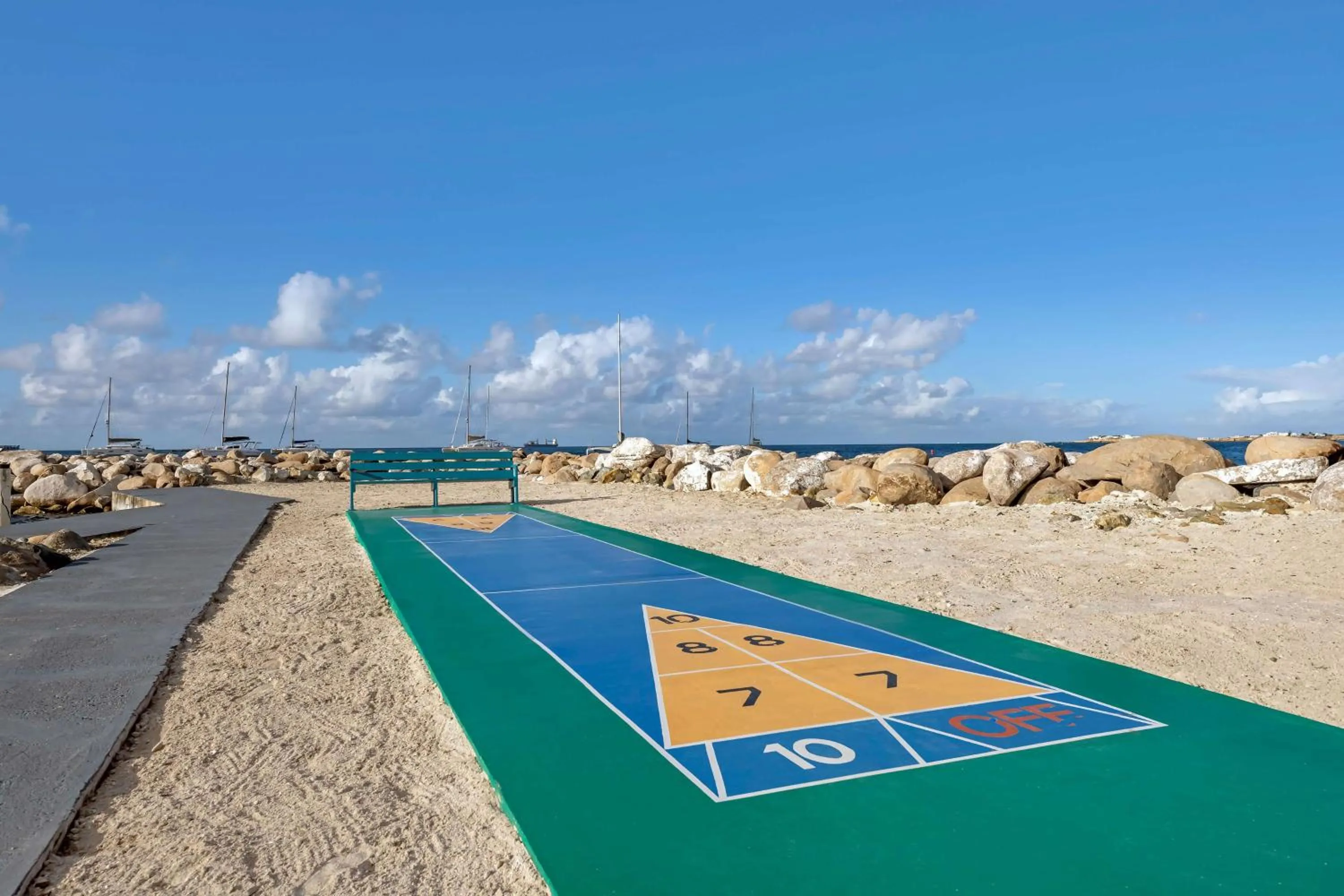 Beach in Hilton Vacation Club Royal Palm St Maarten