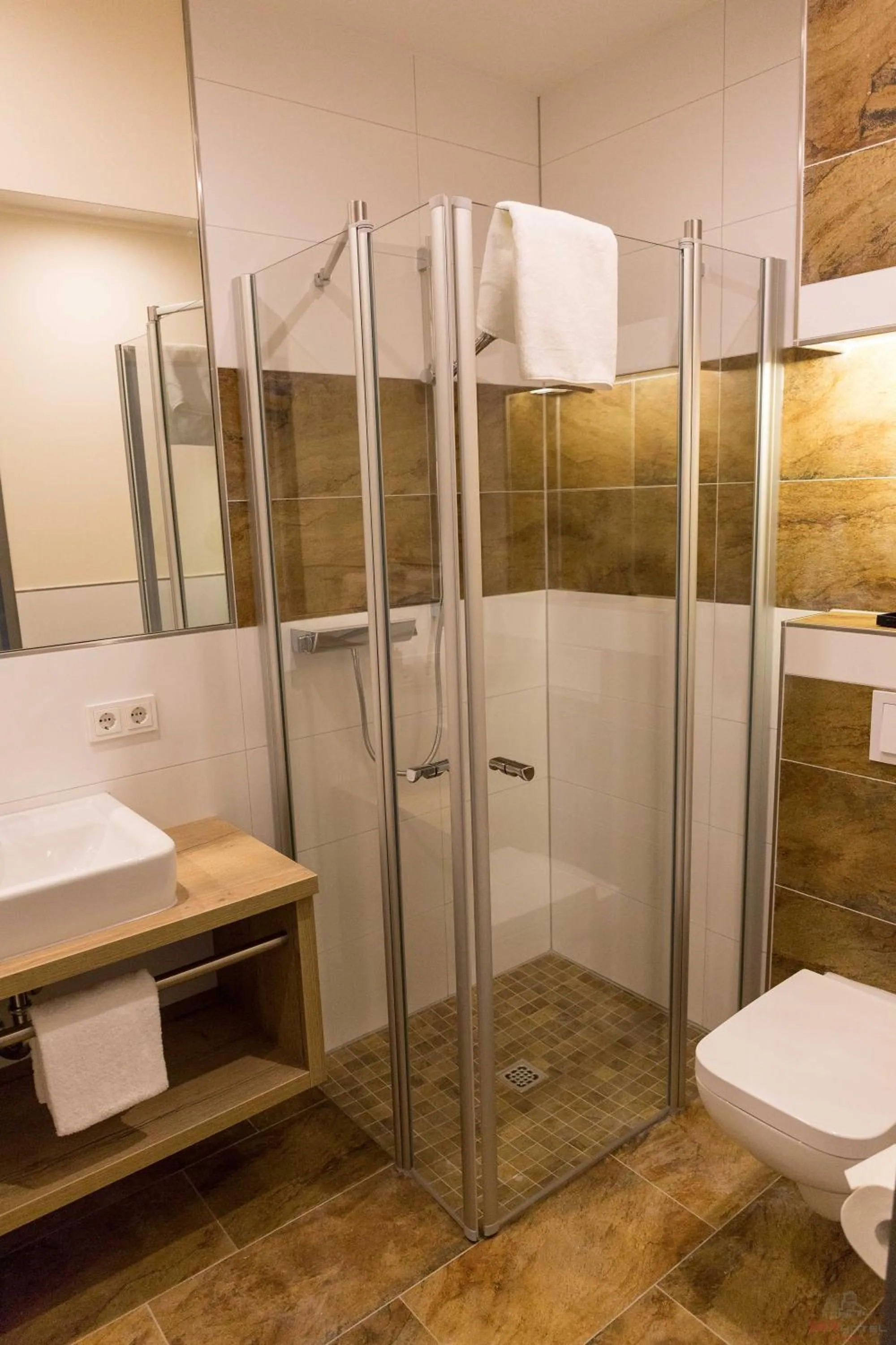 Shower in SKY Hotel Cloppenburg