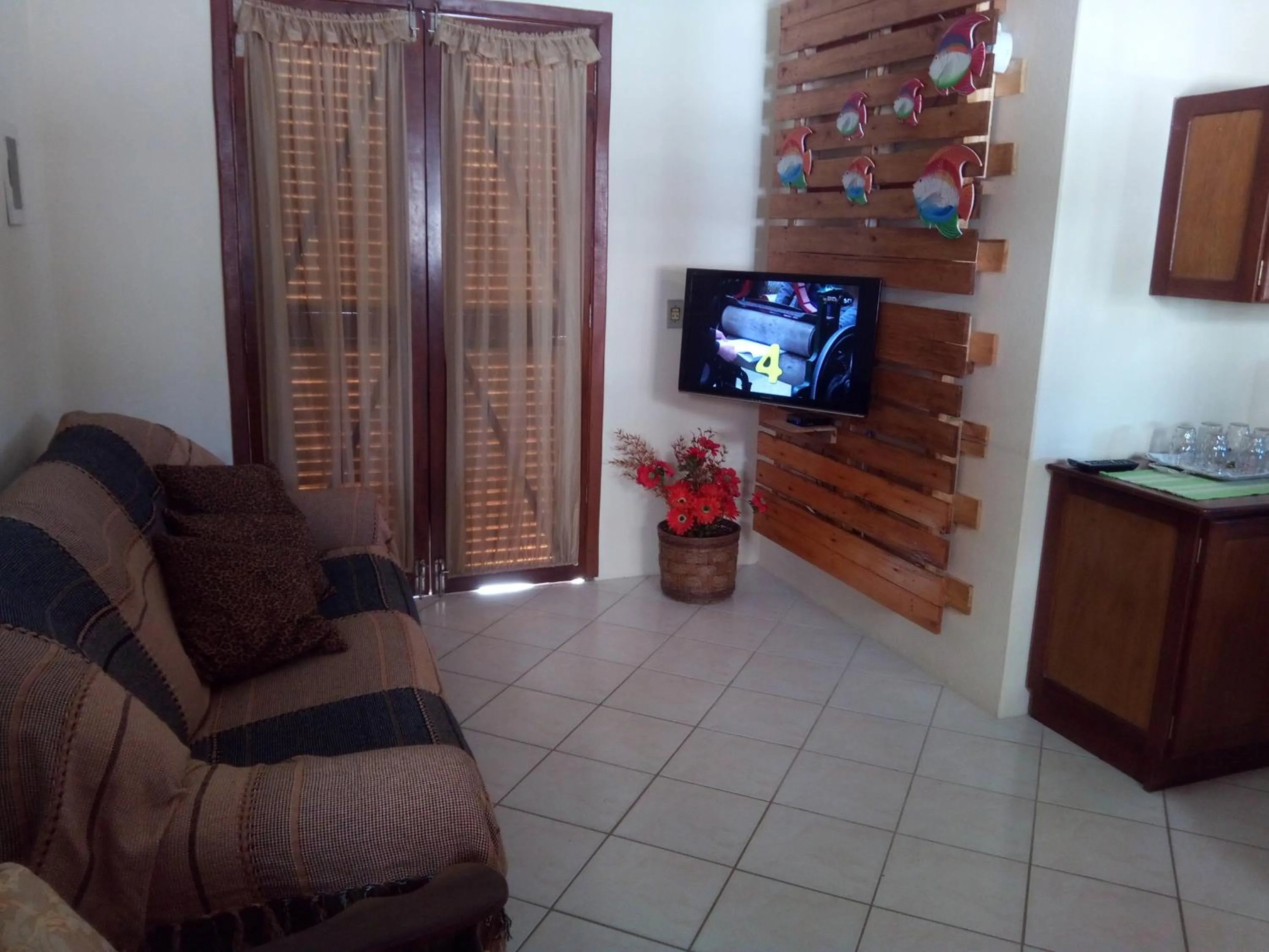 Communal lounge/ TV room in Casas na Praia de Bombas - Bombinhas