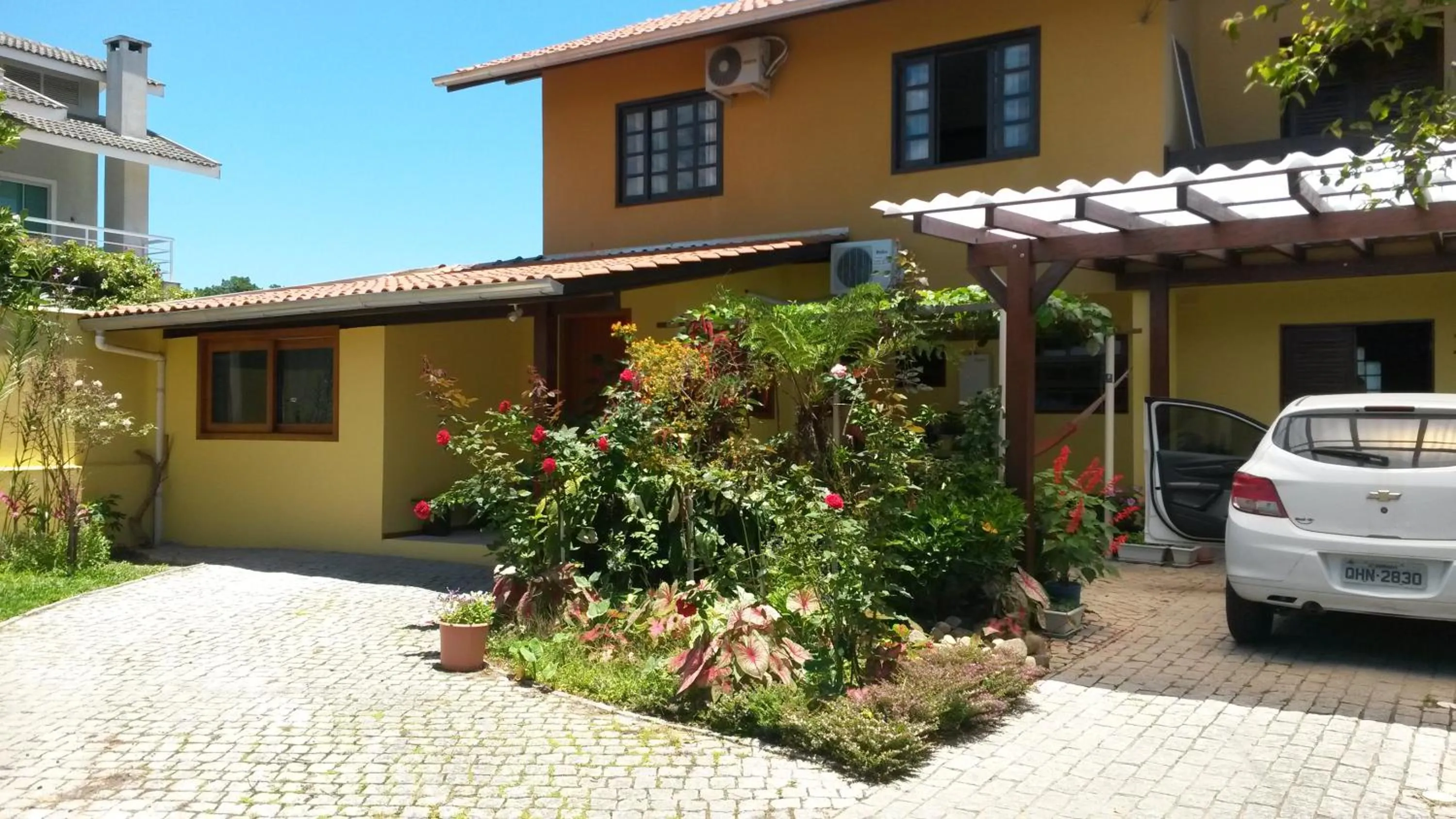 Facade/entrance in Casas na Praia de Bombas - Bombinhas